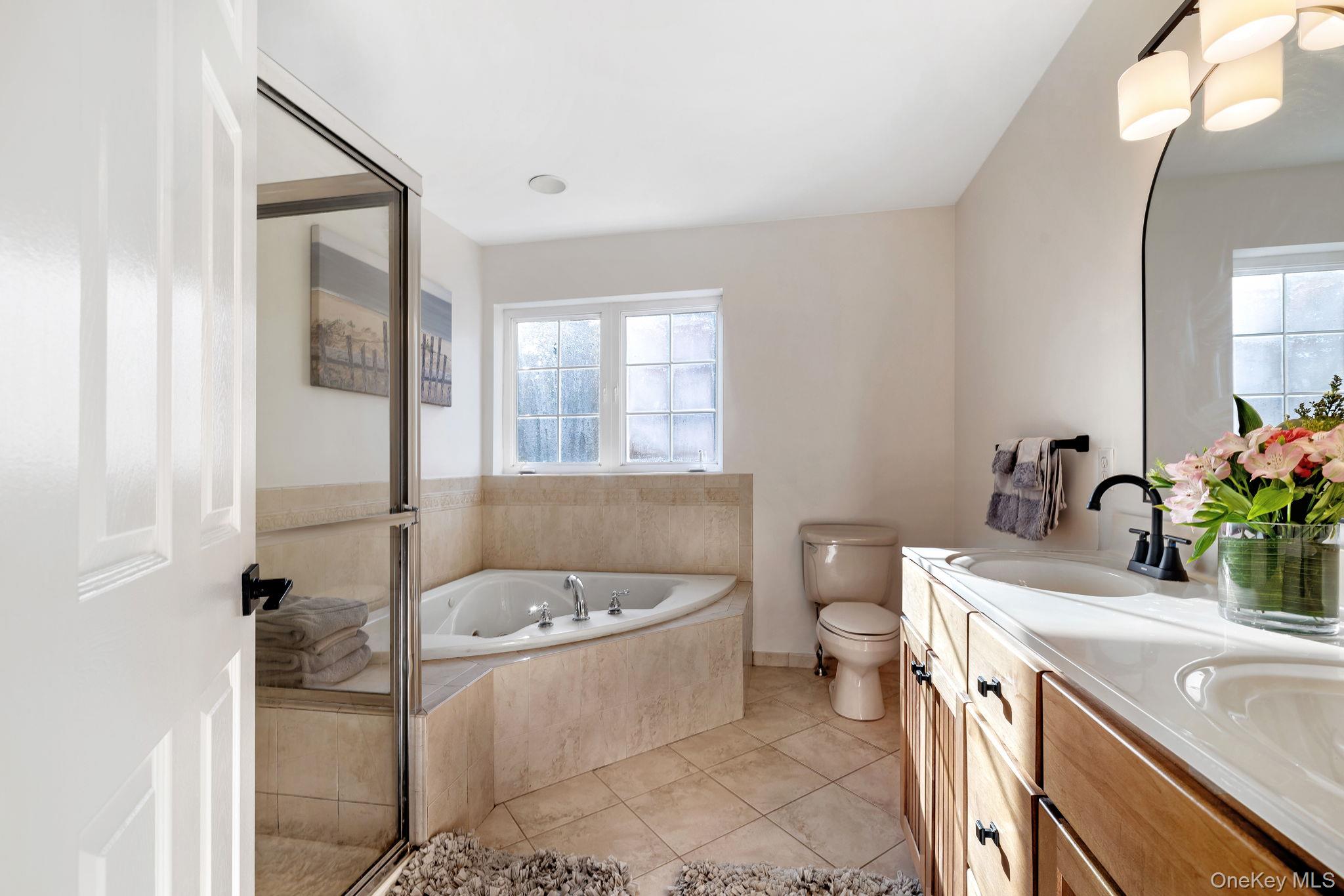 58 Red Maple Way, New Windsor, NY 12553