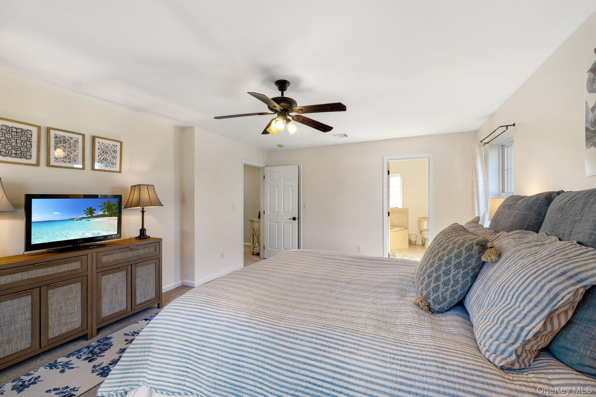 58 Red Maple Way, New Windsor, NY 12553