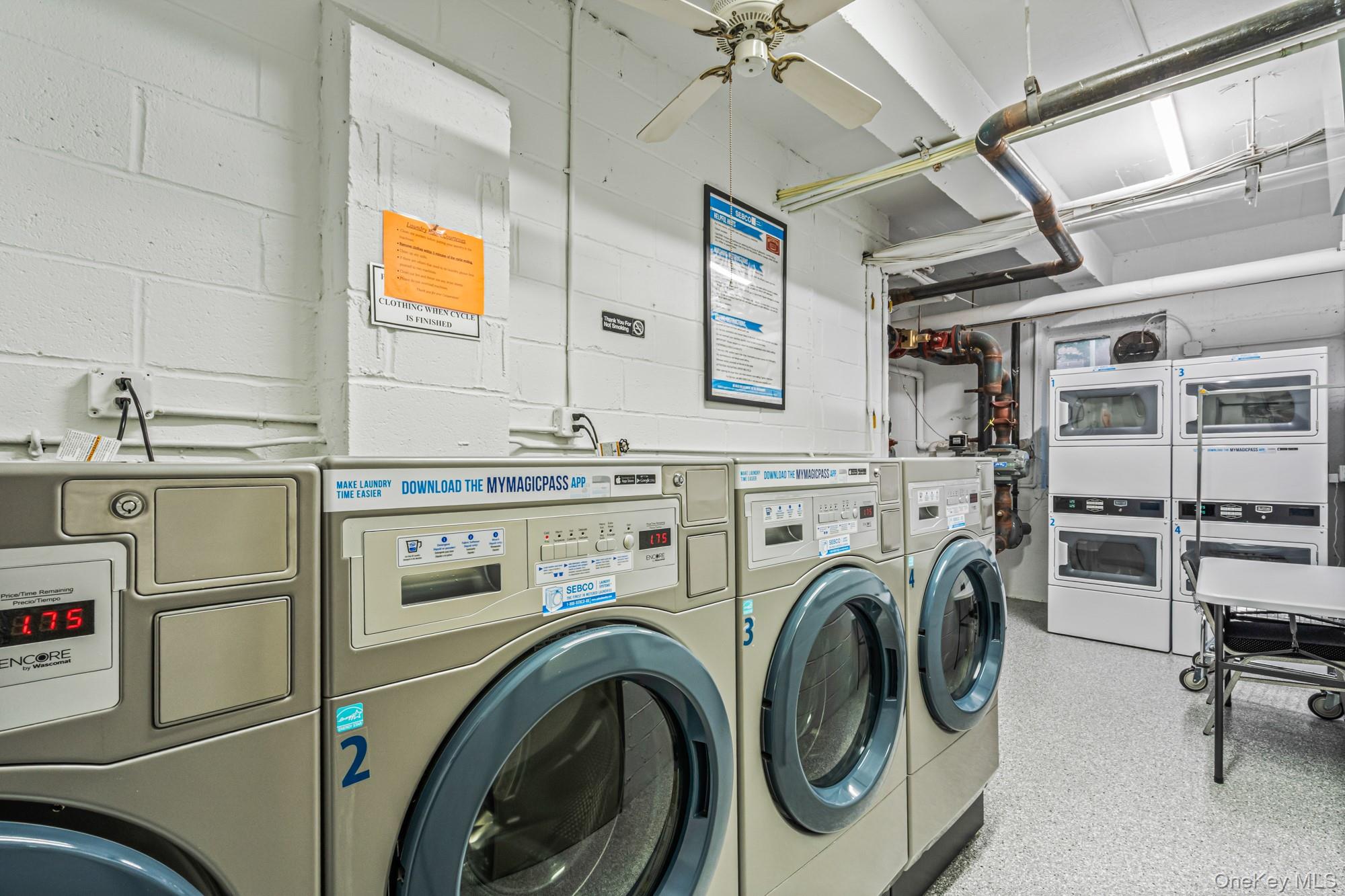 40 Schenck Avenue # 1L, Great Neck, NY 11021