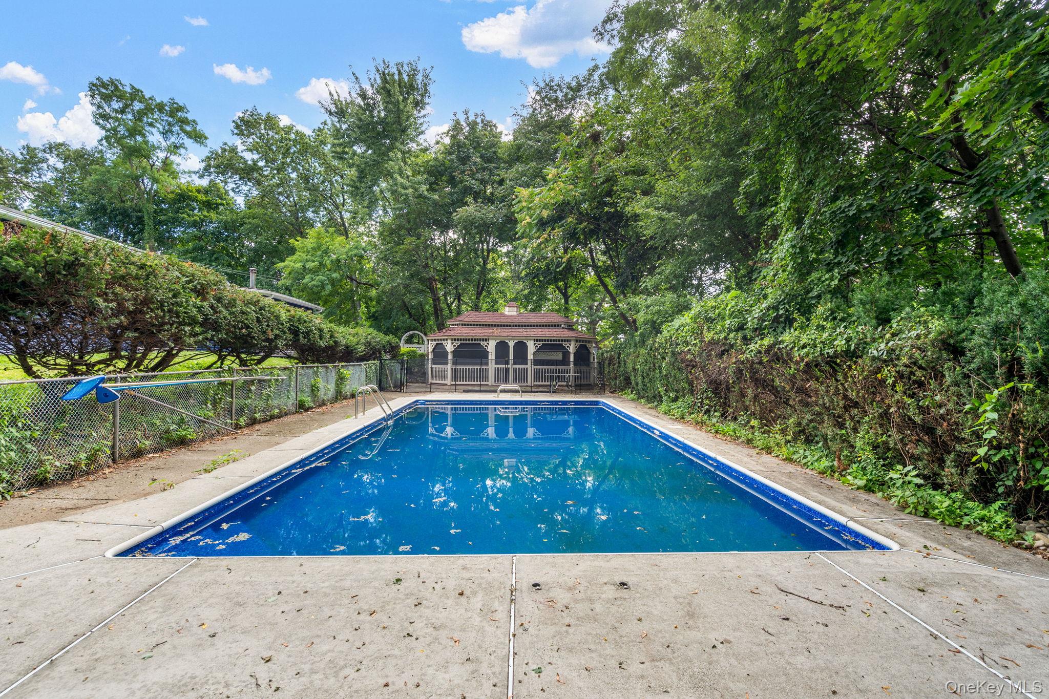 14 Windsor Drive, New Windsor, NY 12553