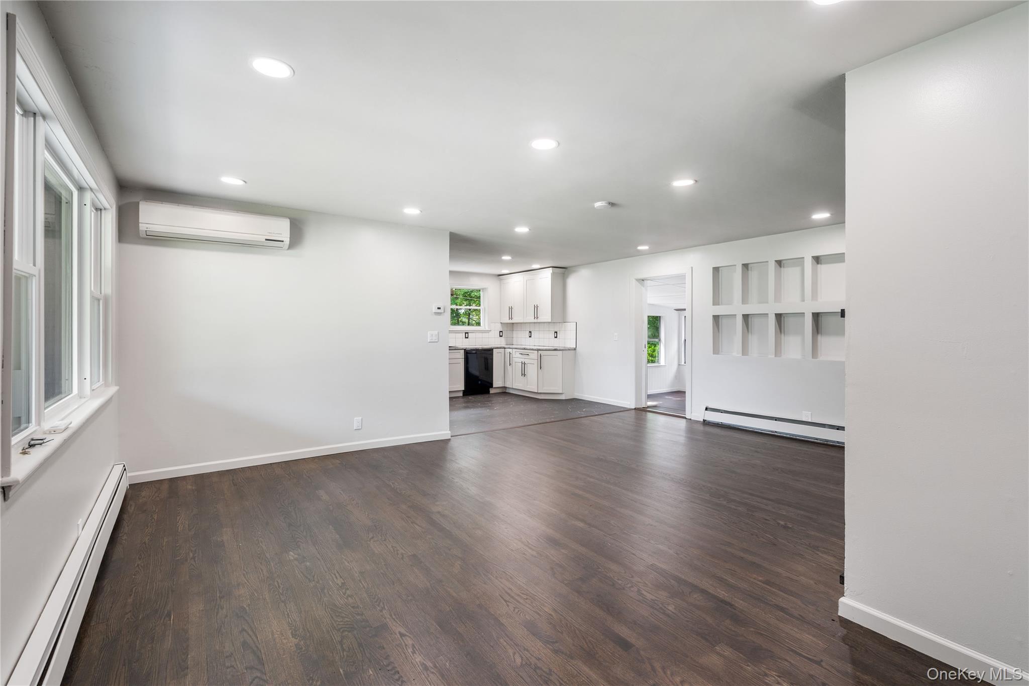 14 Windsor Drive, New Windsor, NY 12553