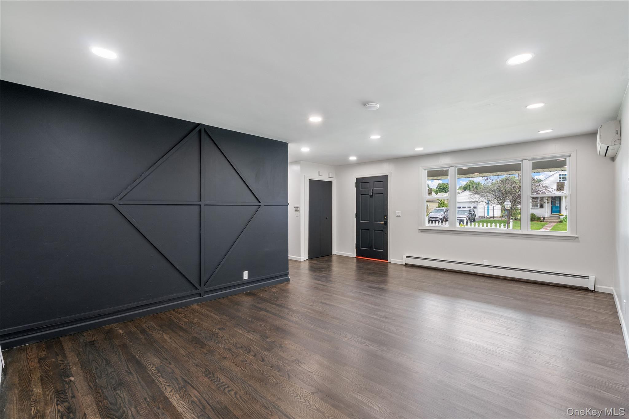 14 Windsor Drive, New Windsor, NY 12553