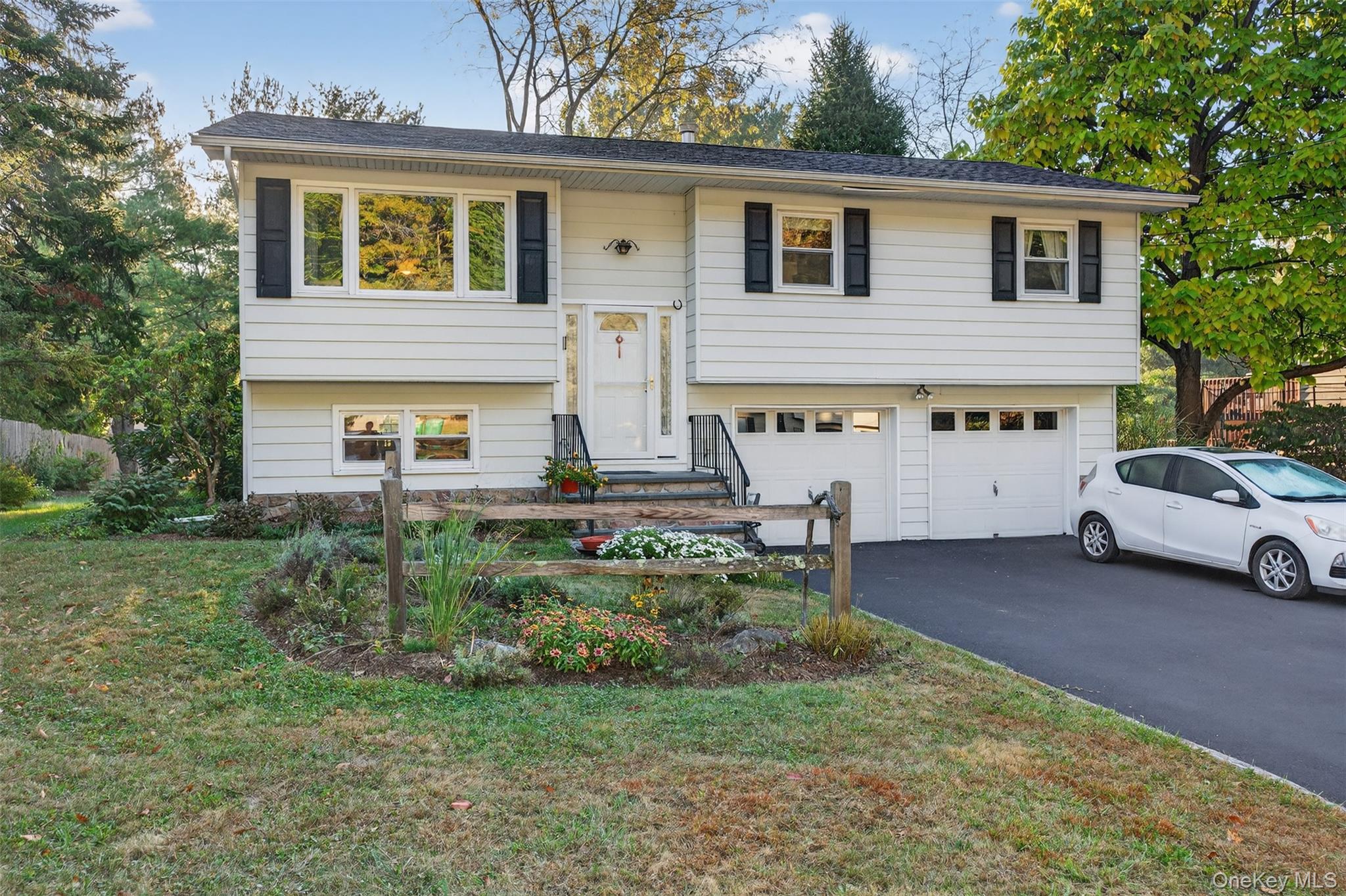 102 Sutton Park Road, Poughkeepsie, NY 12603