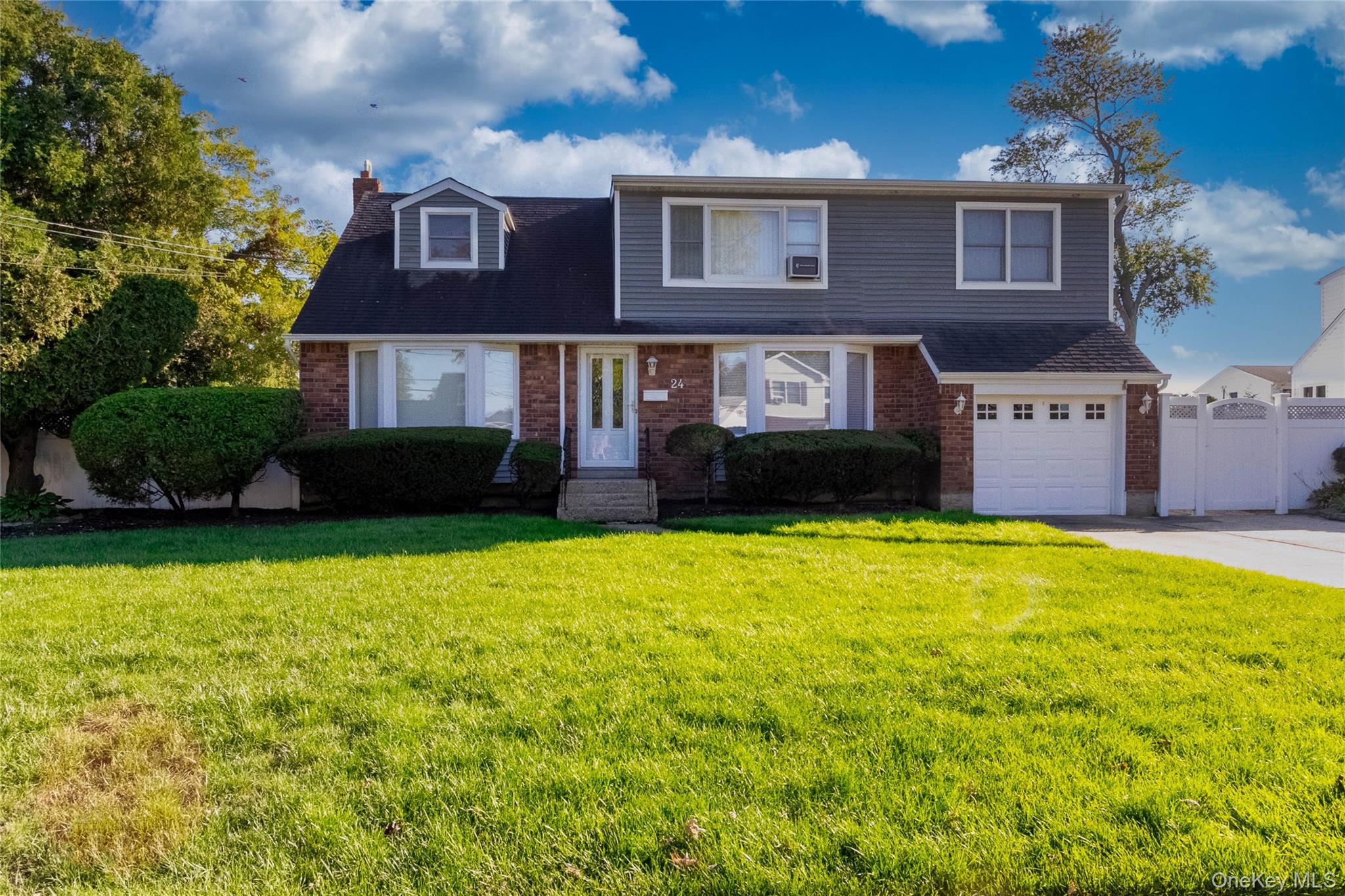 24 Dulittle Street, North Babylon, NY 11703