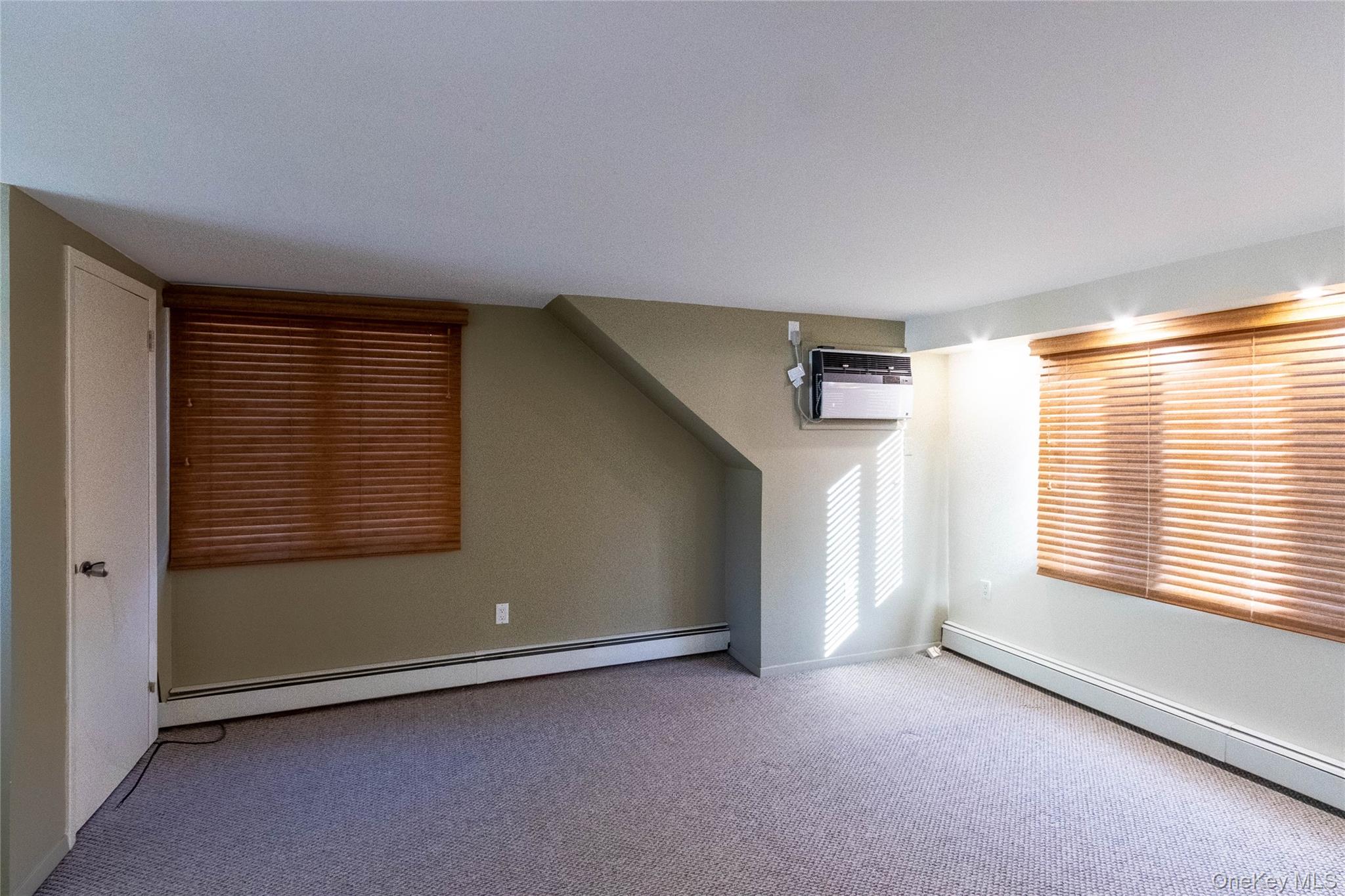 24 Dulittle Street, North Babylon, NY 11703