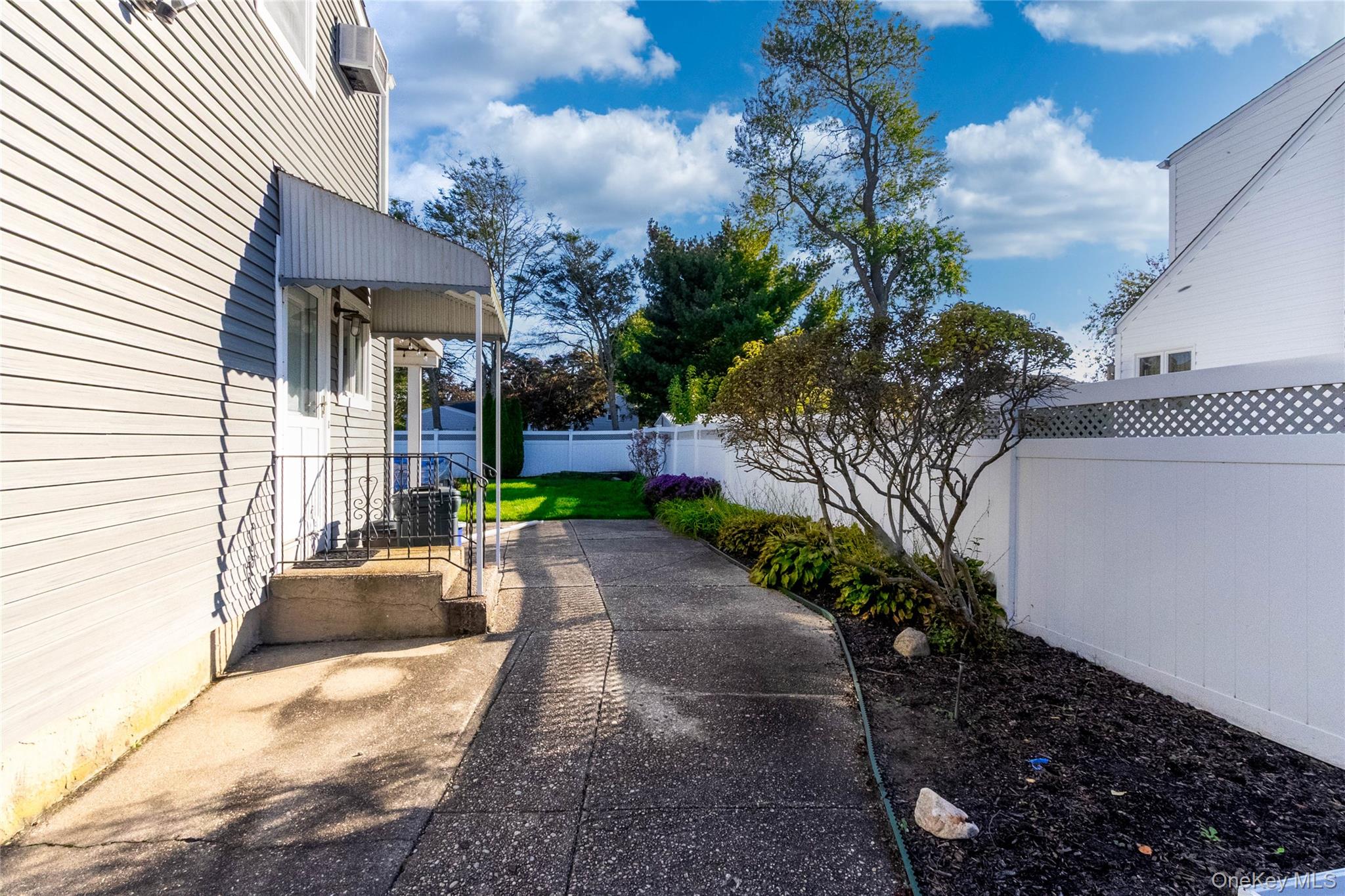 24 Dulittle Street, North Babylon, NY 11703