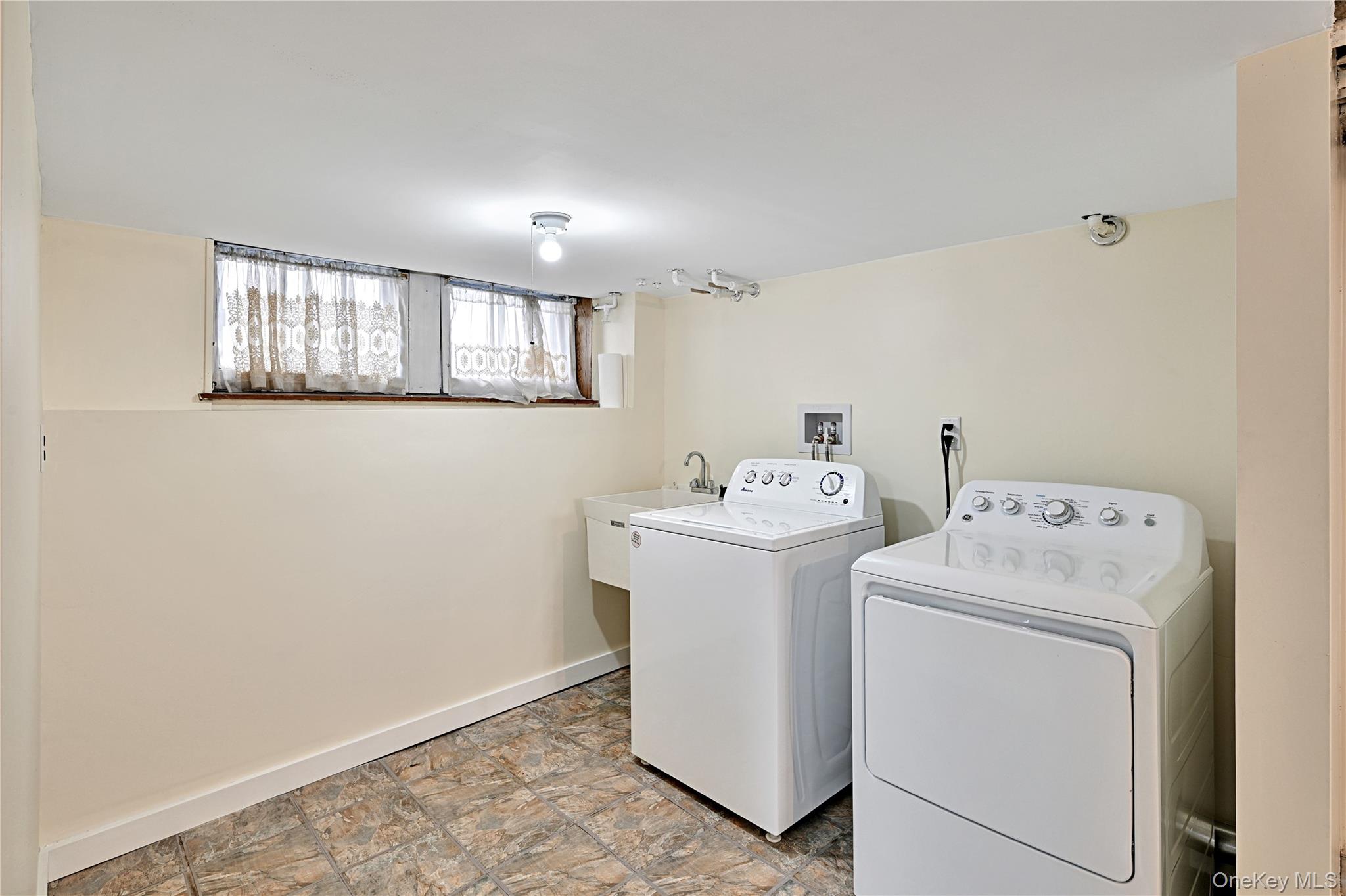 30 Lispenard Avenue, New Rochelle, NY 10801