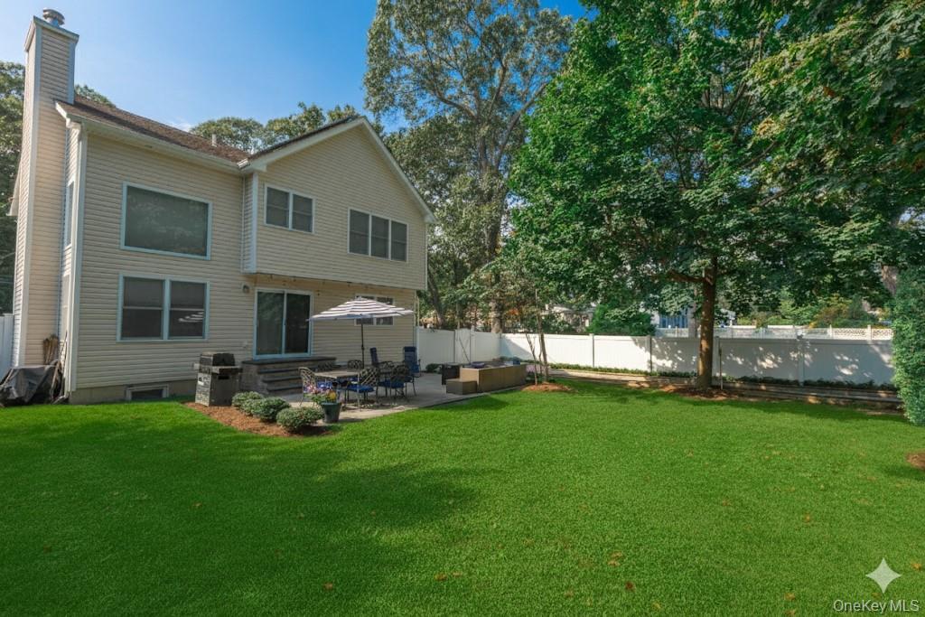 39 McGaw Avenue, Lake Grove, NY 11755