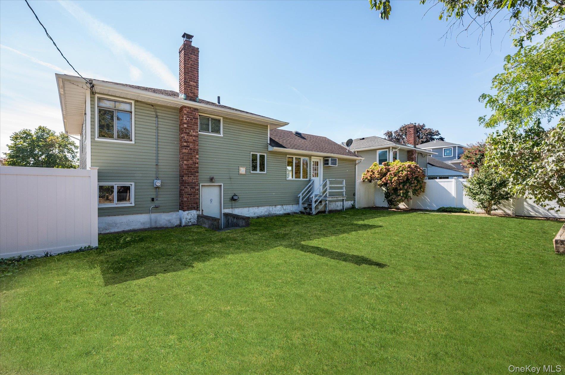 4057 Eve Drive, Seaford, NY 11783