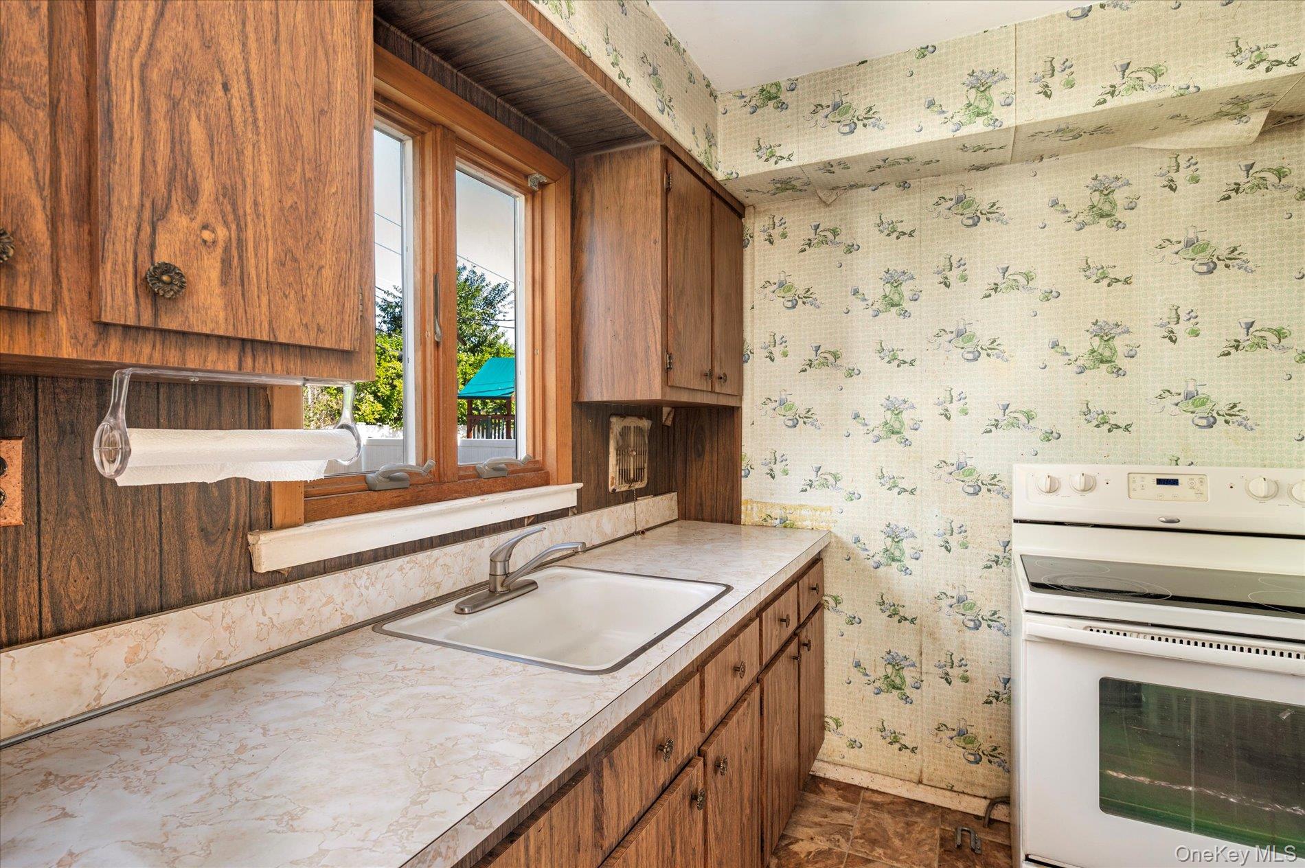 4057 Eve Drive, Seaford, NY 11783