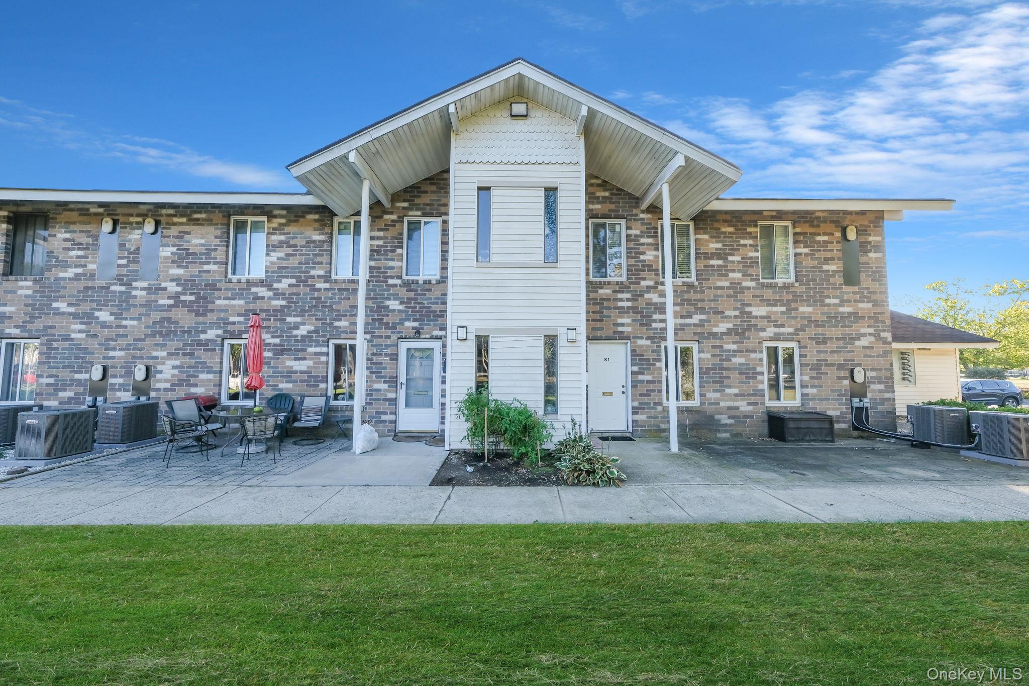Coram, NY 11727