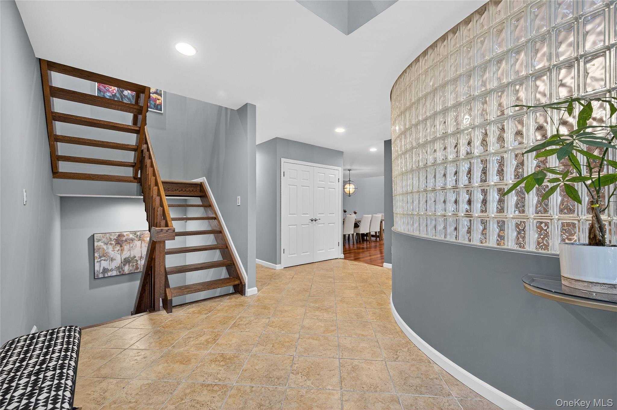 11 Willada Lane, Glen Cove, NY 11542