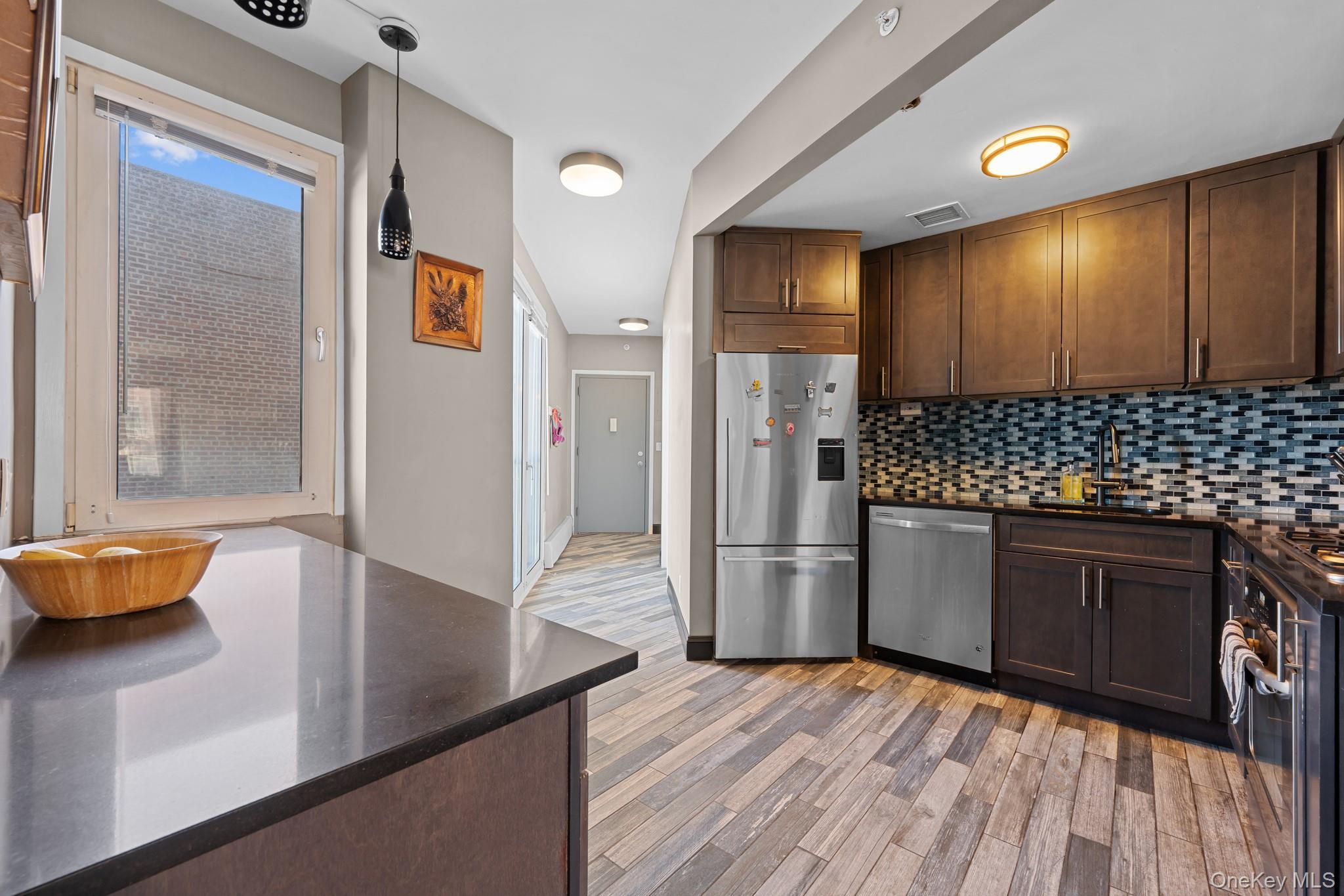 118-20 Ocean Promenade # 6D, Rockaway Park, NY 11694