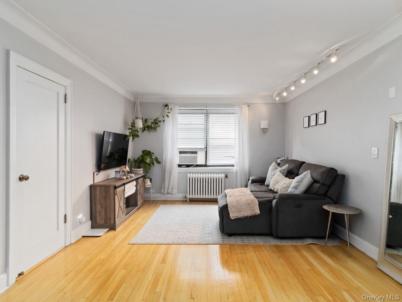 17 N Chatsworth Avenue # 1H, Larchmont, NY 10538