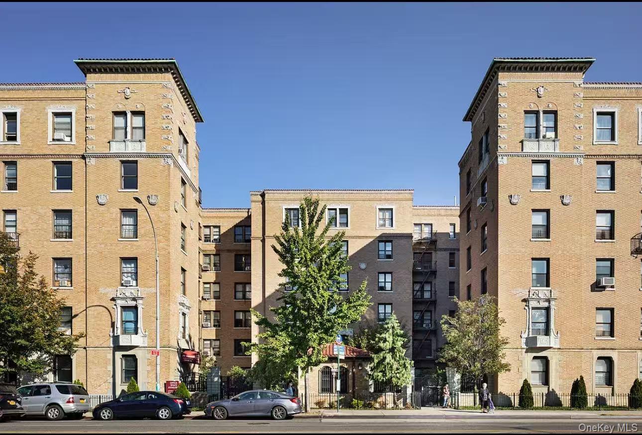 148-09 Northern Blvd # 3B, Flushing, NY 11354