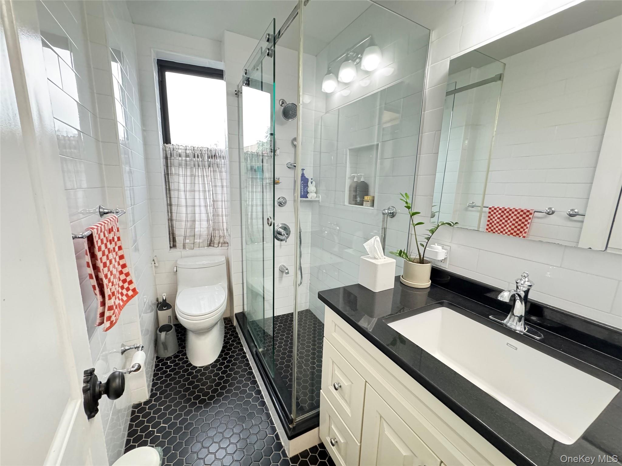 148-09 Northern Blvd # 3B, Flushing, NY 11354