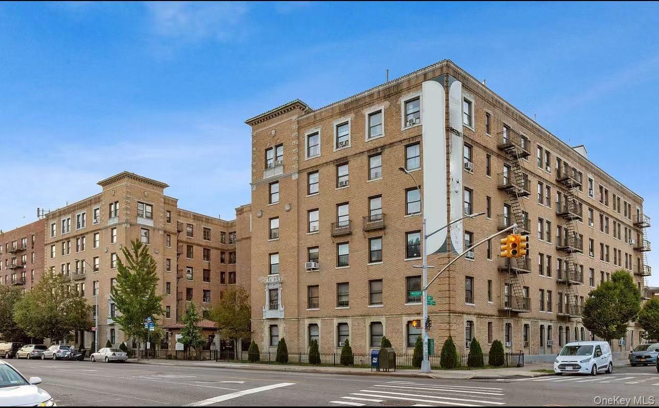 148-09 Northern Blvd # 3B, Flushing, NY 11354