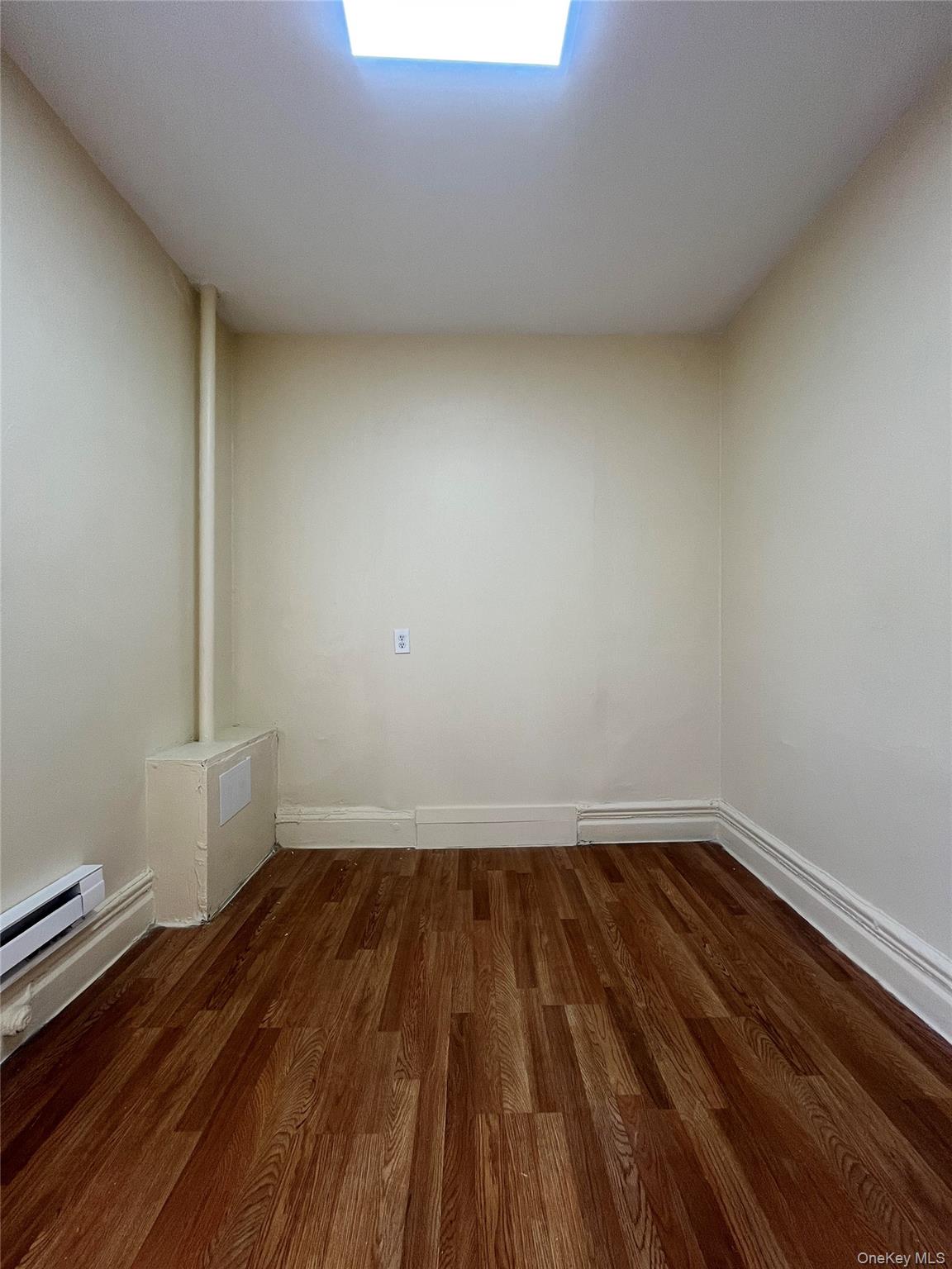 30-32 E Kingbridge Road, Bronx, NY 10468