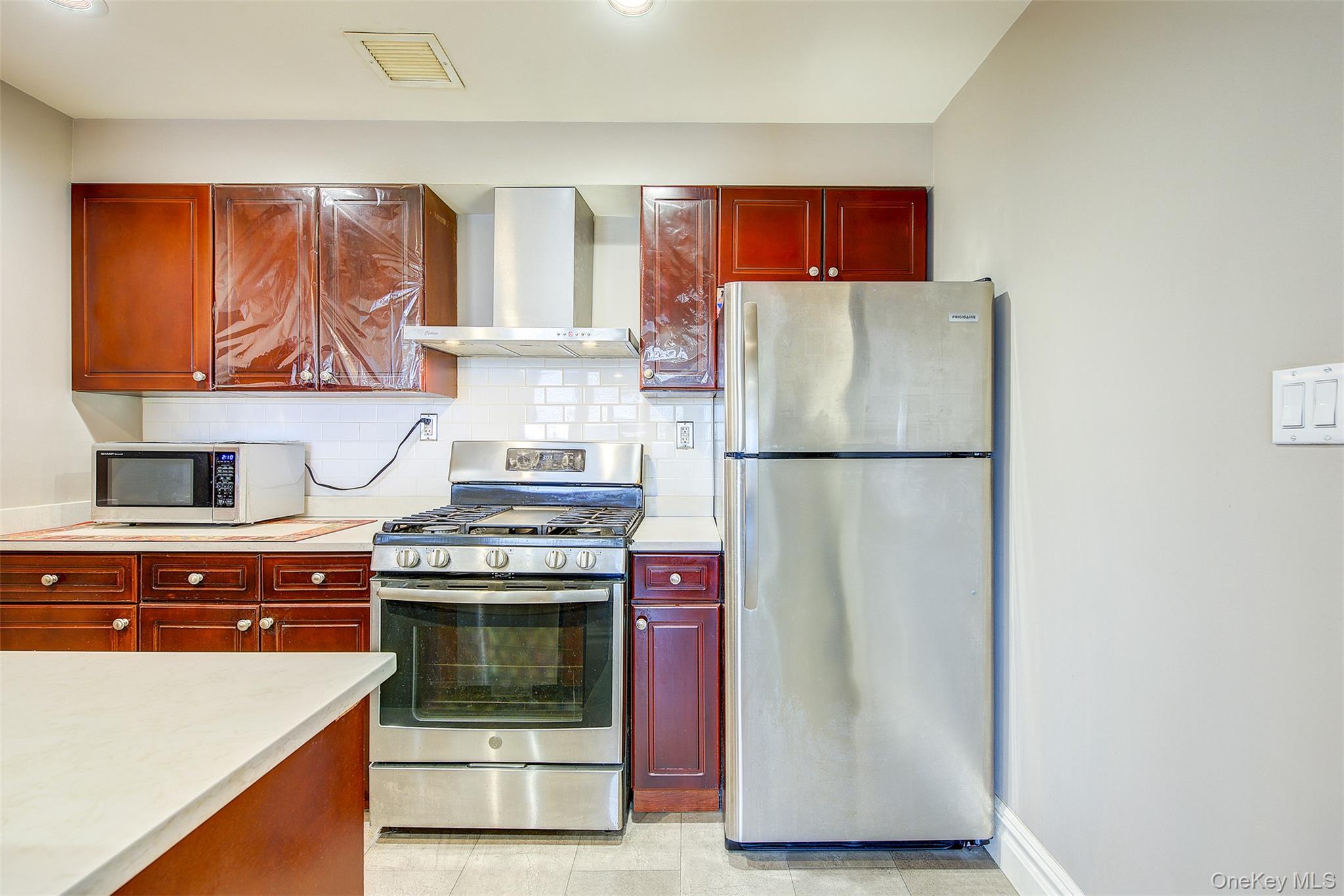 13546 Grand Central Parkway # 4C, Briarwood, NY 11435