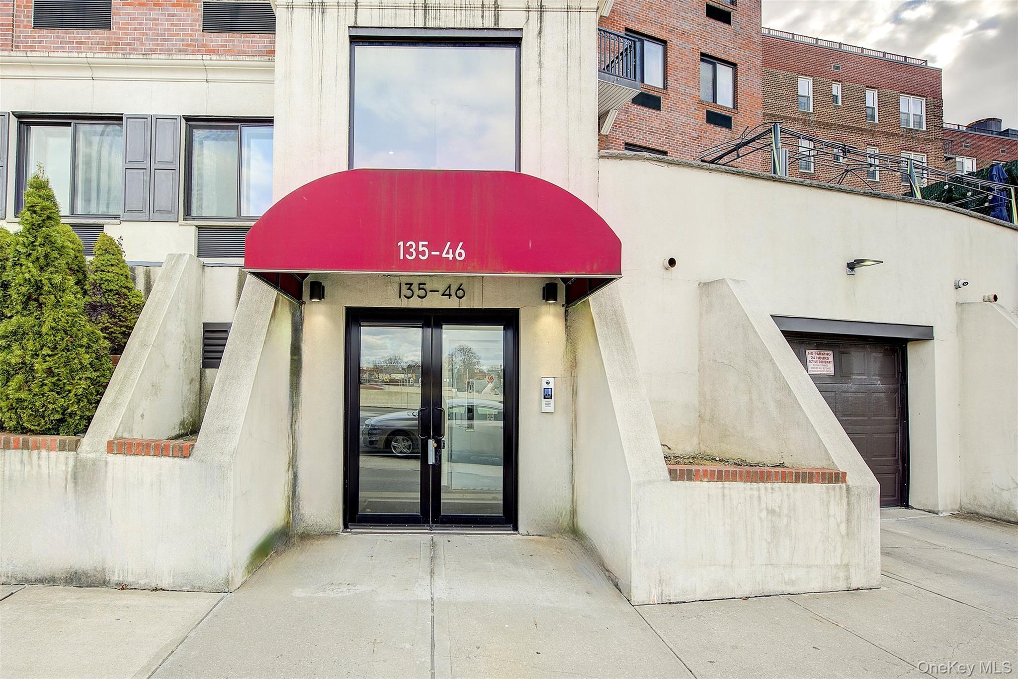 13546 Grand Central Parkway # 4C, Briarwood, NY 11435