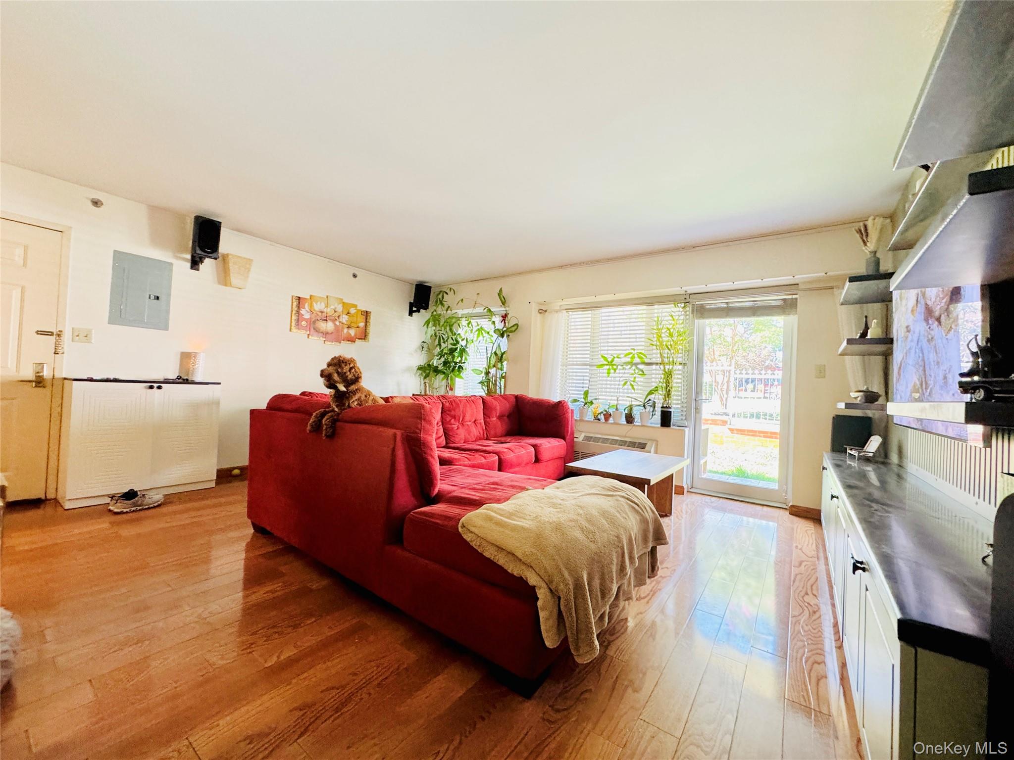 64-34 Grand Central Parkway # 1E, Forest Hills, NY 11375