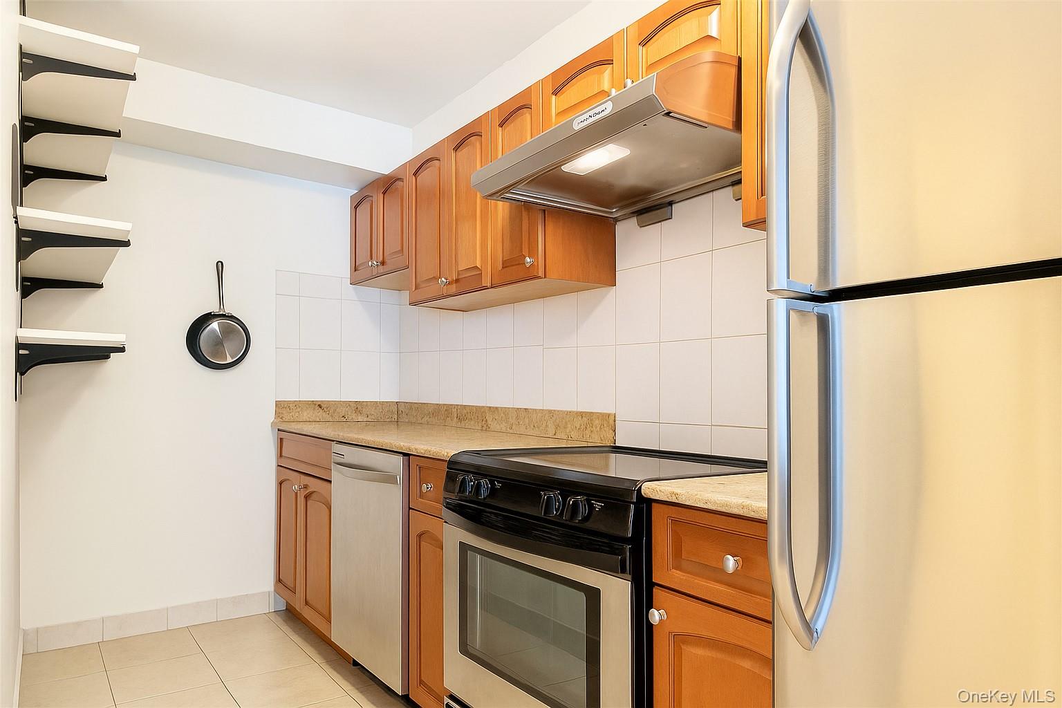 64-34 Grand Central Parkway # 1E, Forest Hills, NY 11375