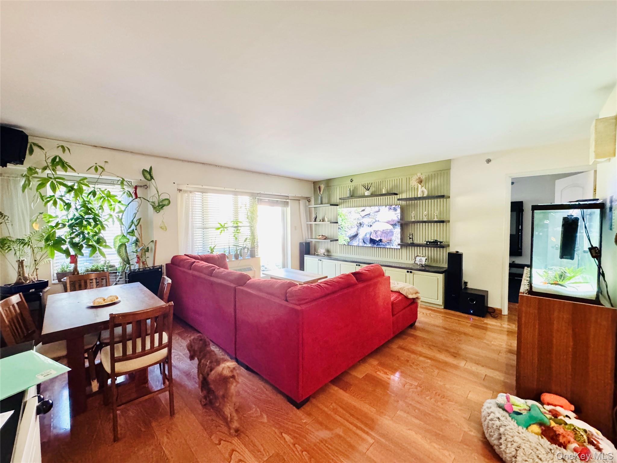 64-34 Grand Central Parkway # 1E, Forest Hills, NY 11375