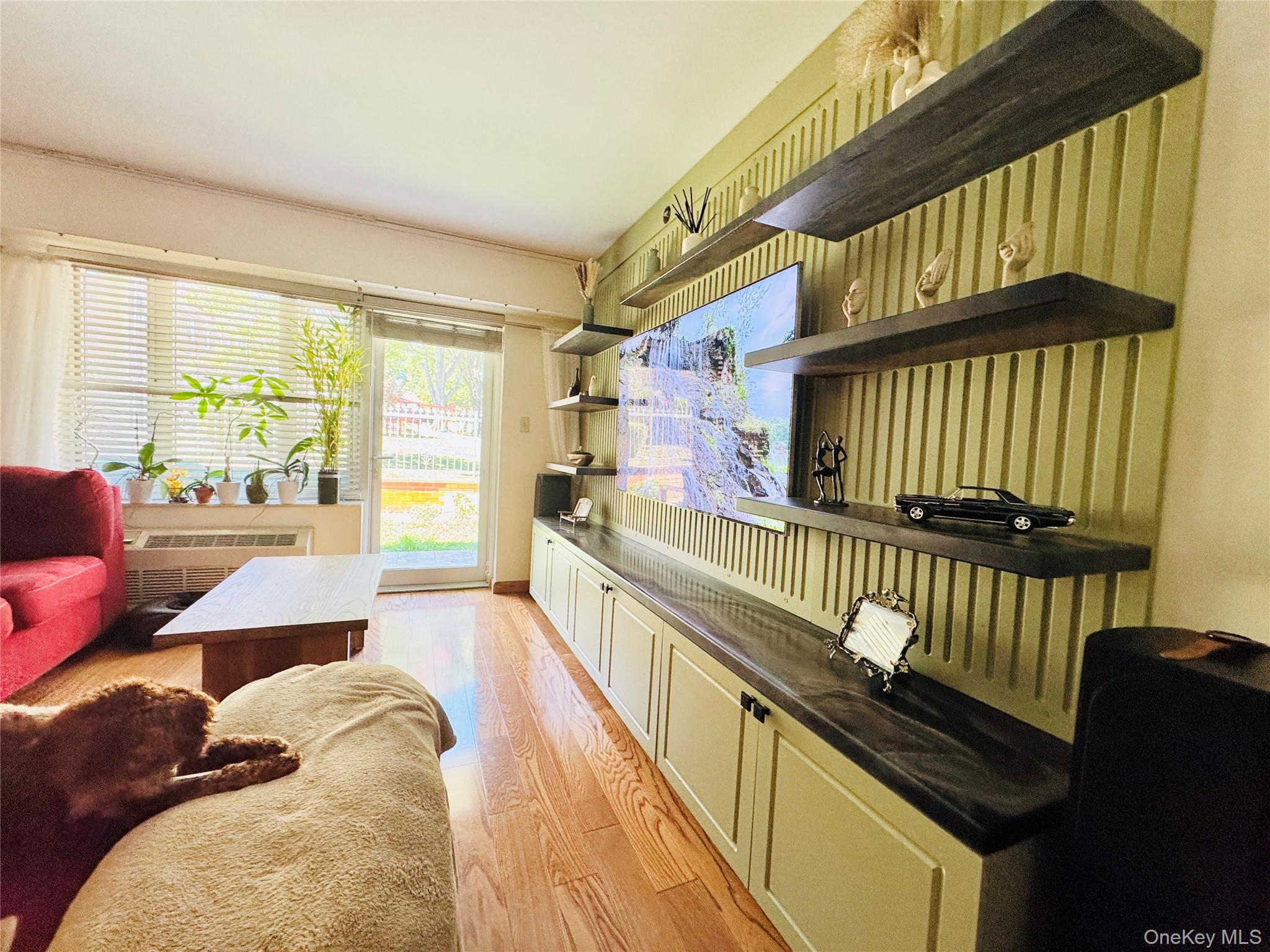 64-34 Grand Central Parkway # 1E, Forest Hills, NY 11375