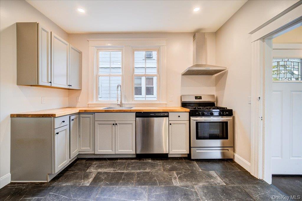 65 Worrall Avenue, Poughkeepsie, NY 12603