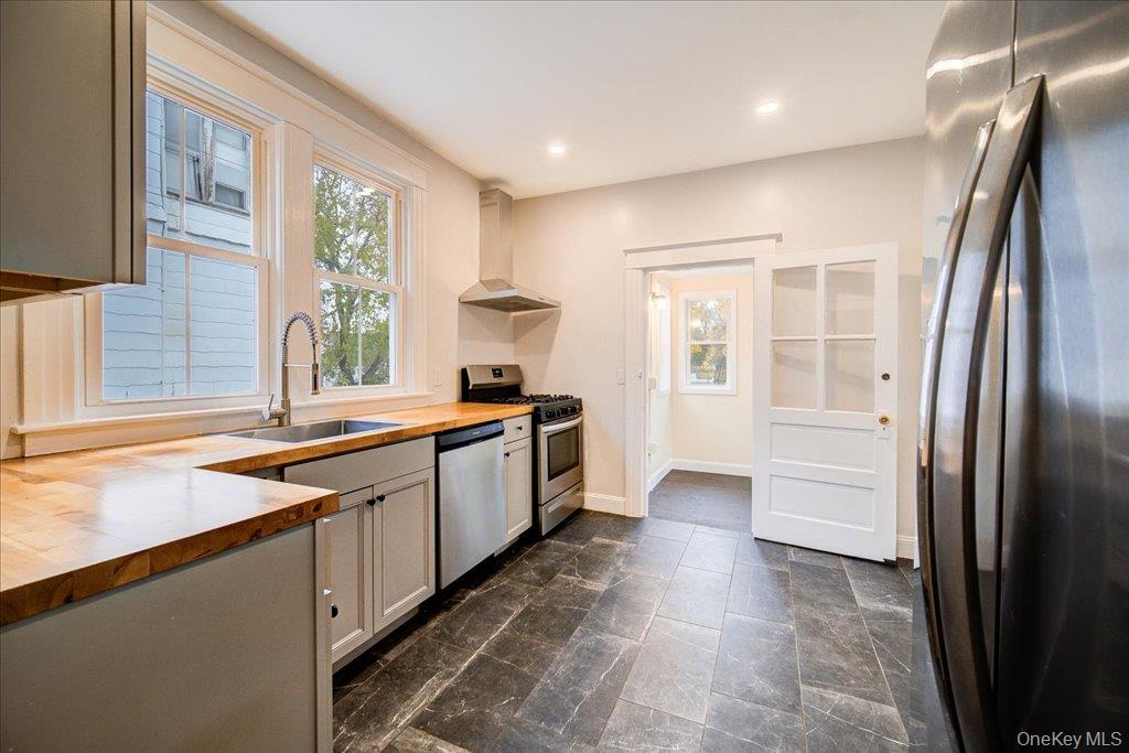 65 Worrall Avenue, Poughkeepsie, NY 12603