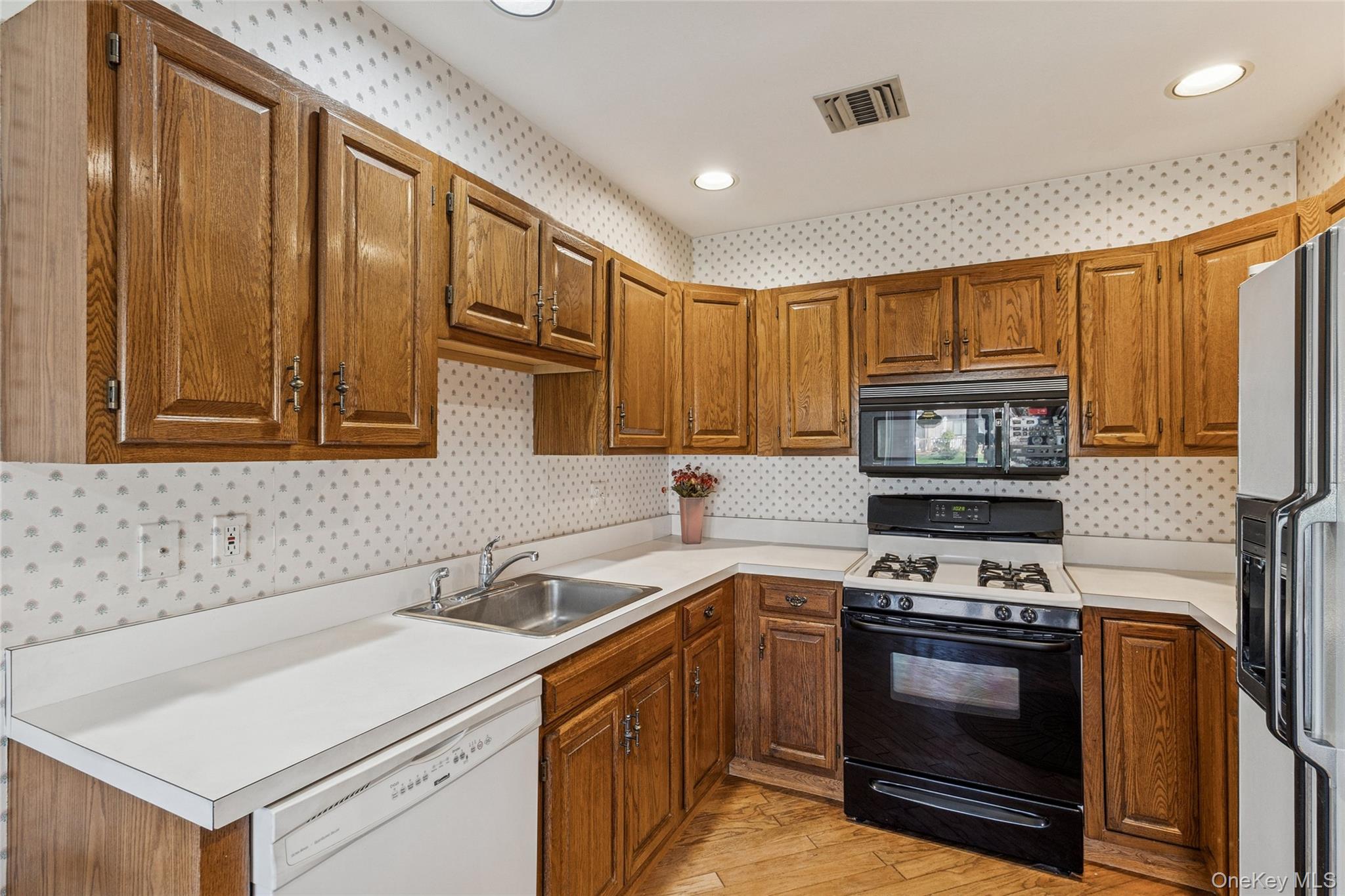 3 Timber Ridge Drive, Holbrook, NY 11741