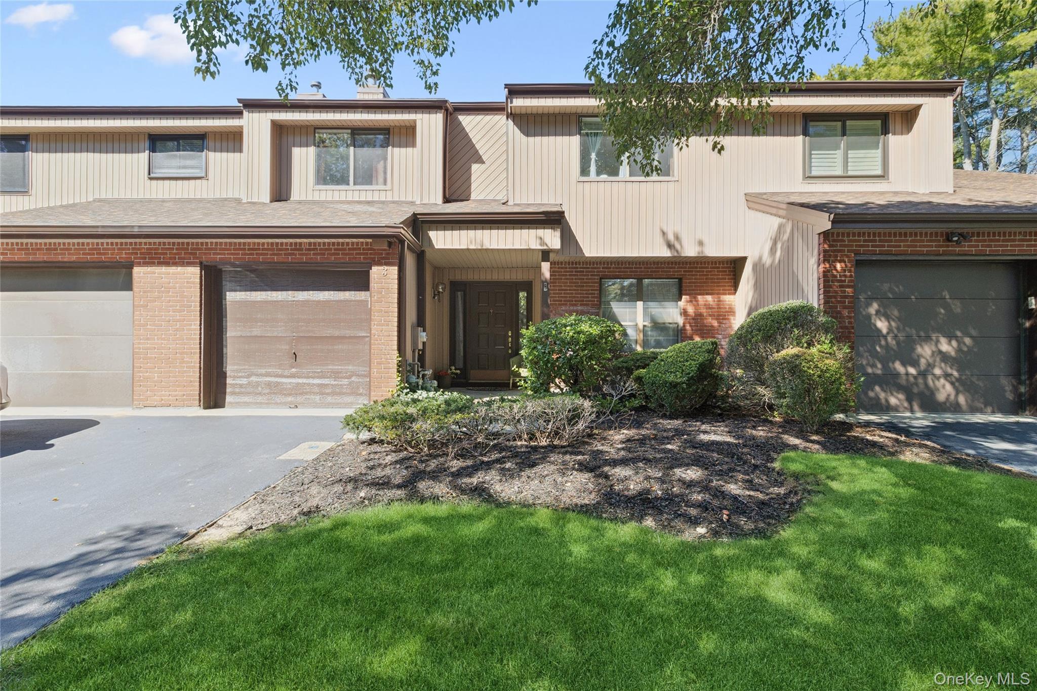 3 Timber Ridge Drive, Holbrook, NY 11741