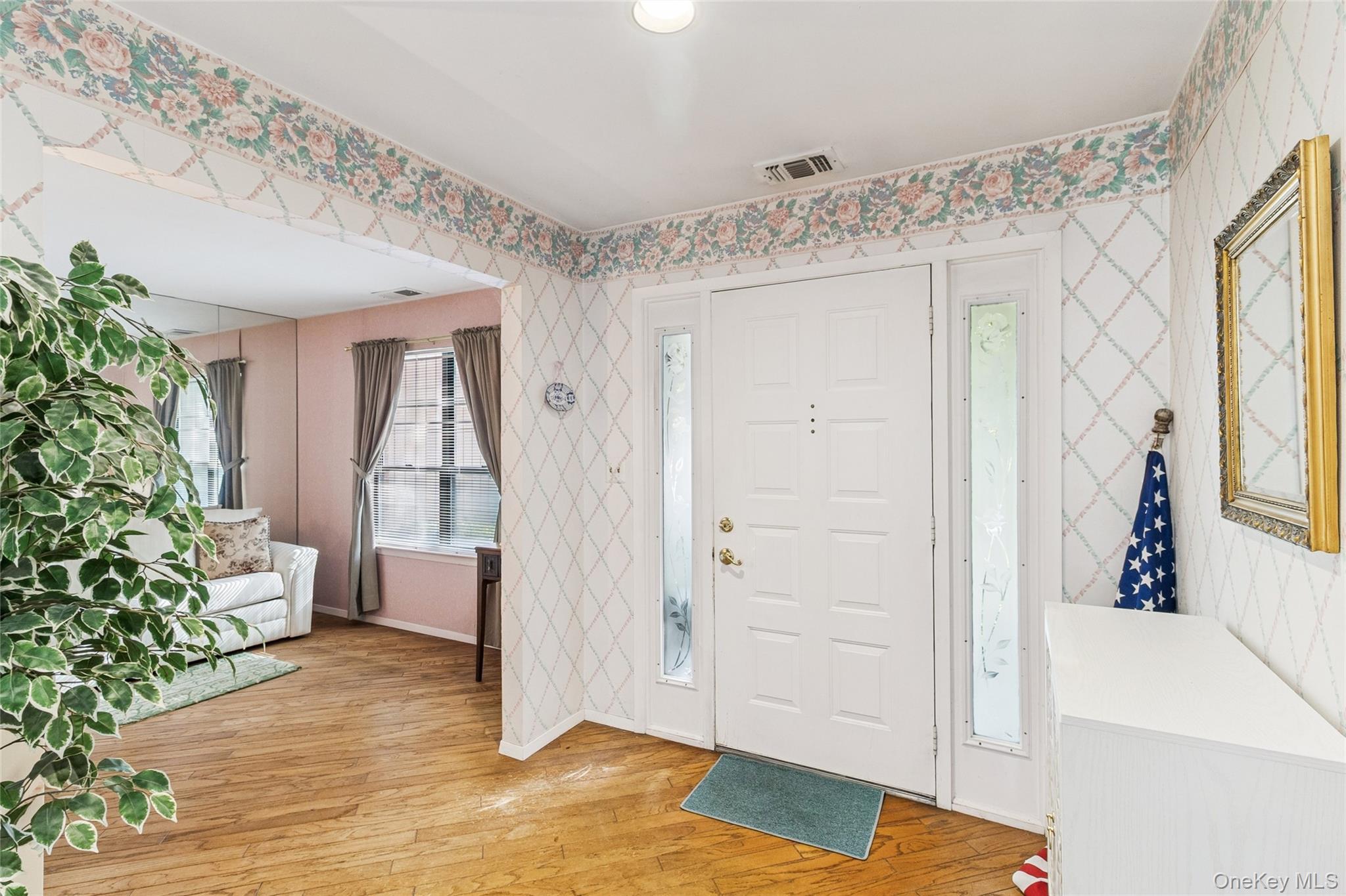 3 Timber Ridge Drive, Holbrook, NY 11741