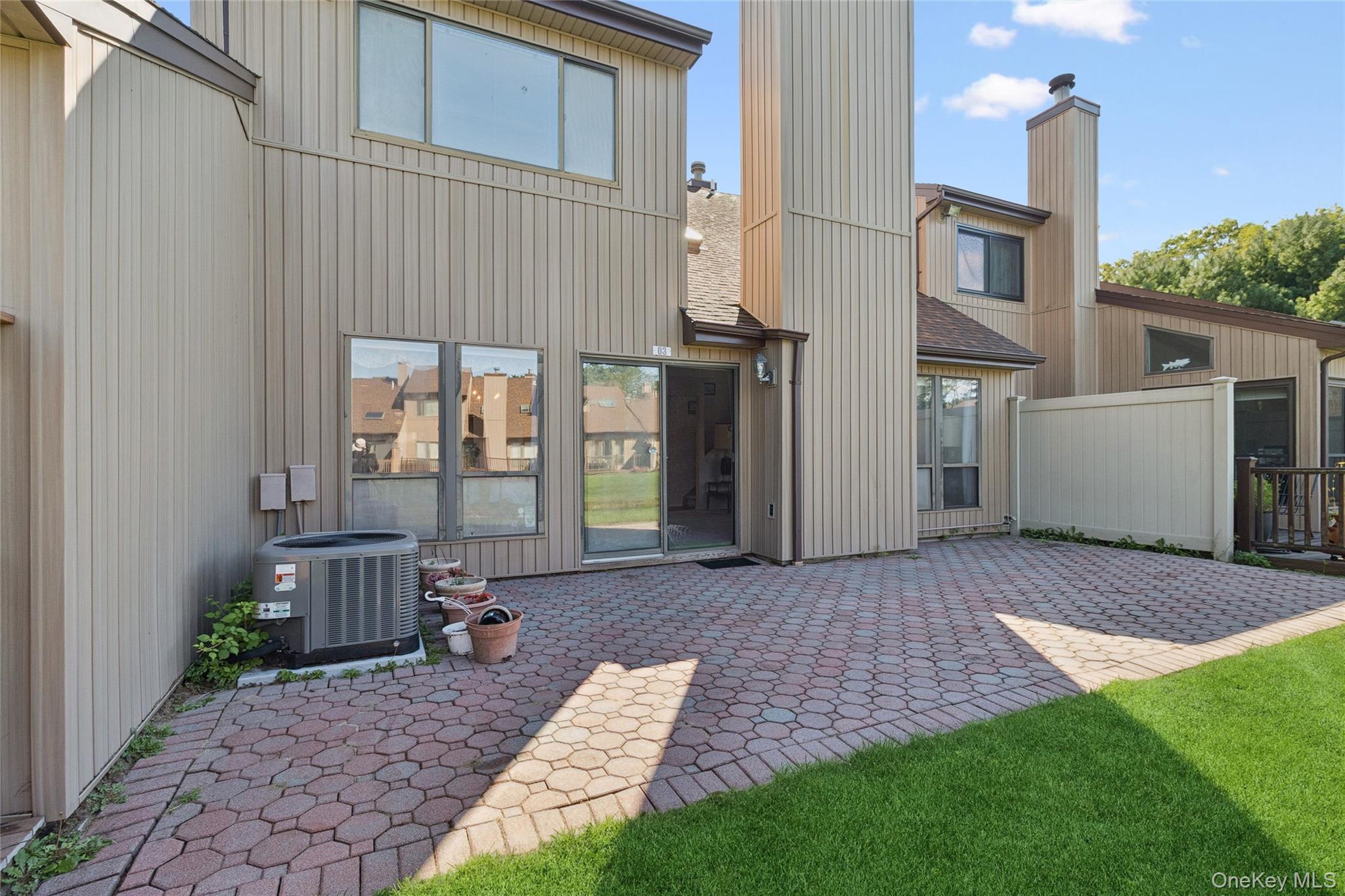 3 Timber Ridge Drive, Holbrook, NY 11741