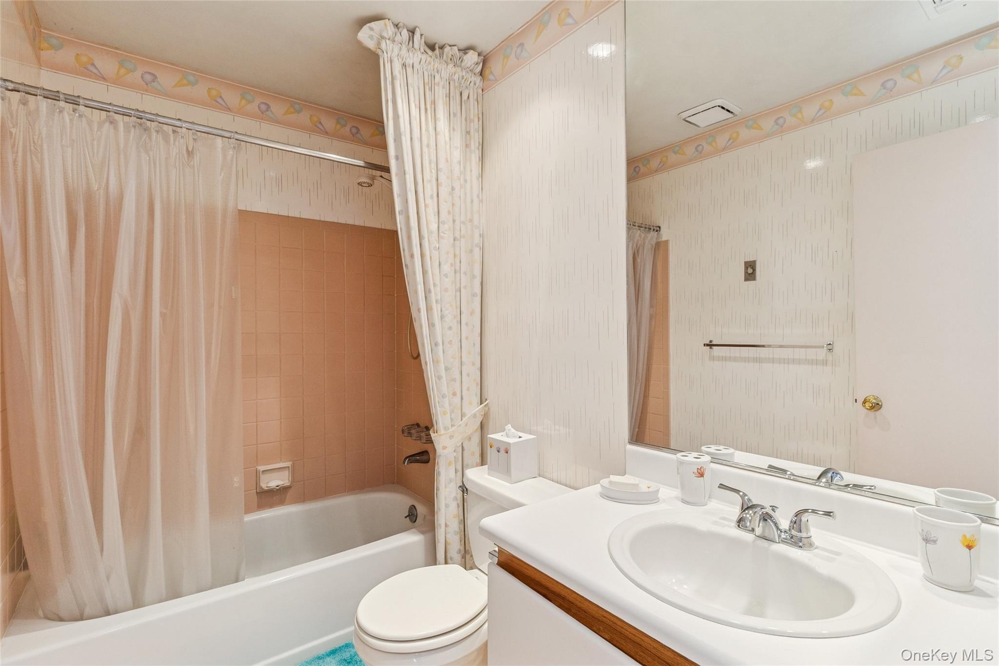 3 Timber Ridge Drive, Holbrook, NY 11741