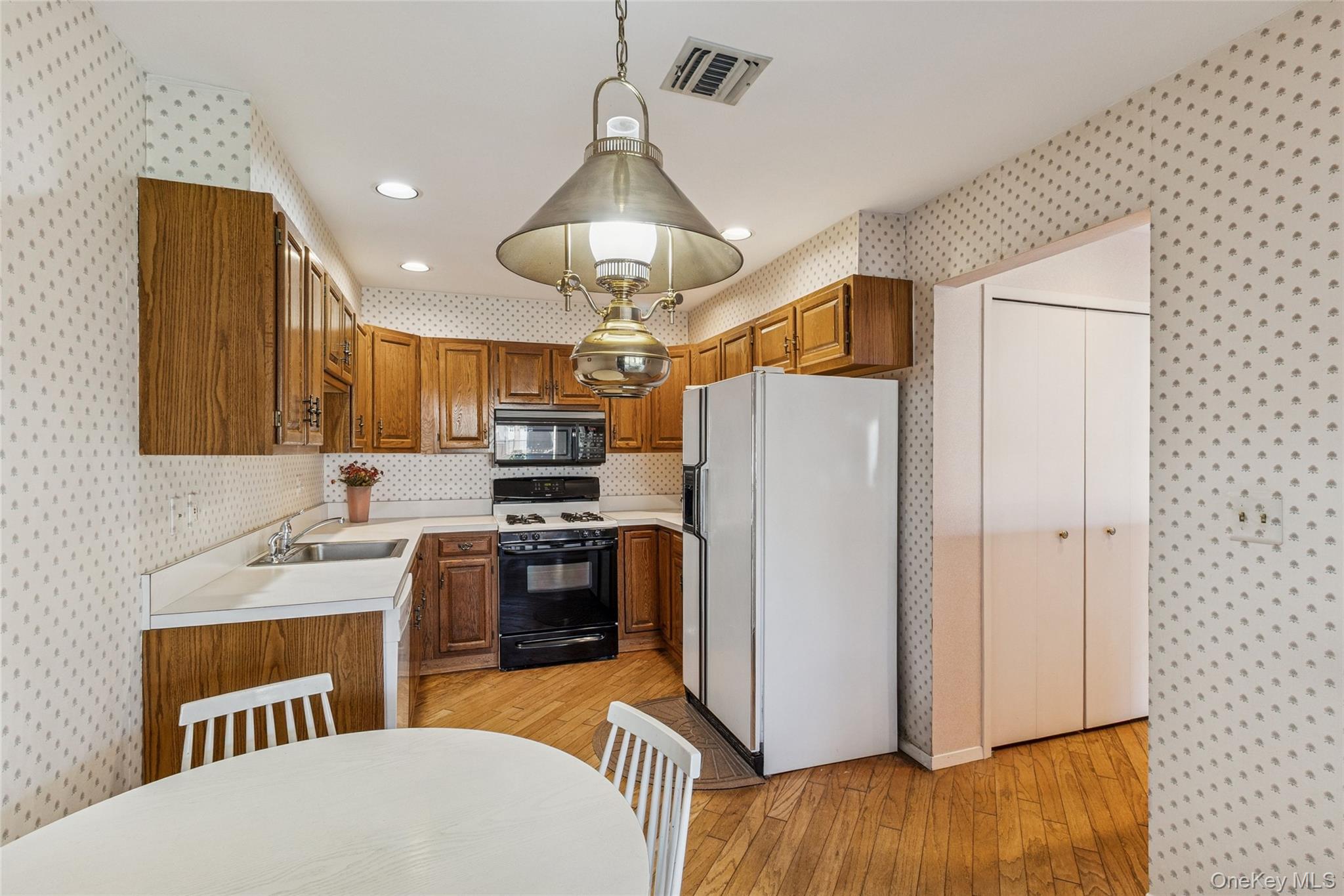 3 Timber Ridge Drive, Holbrook, NY 11741