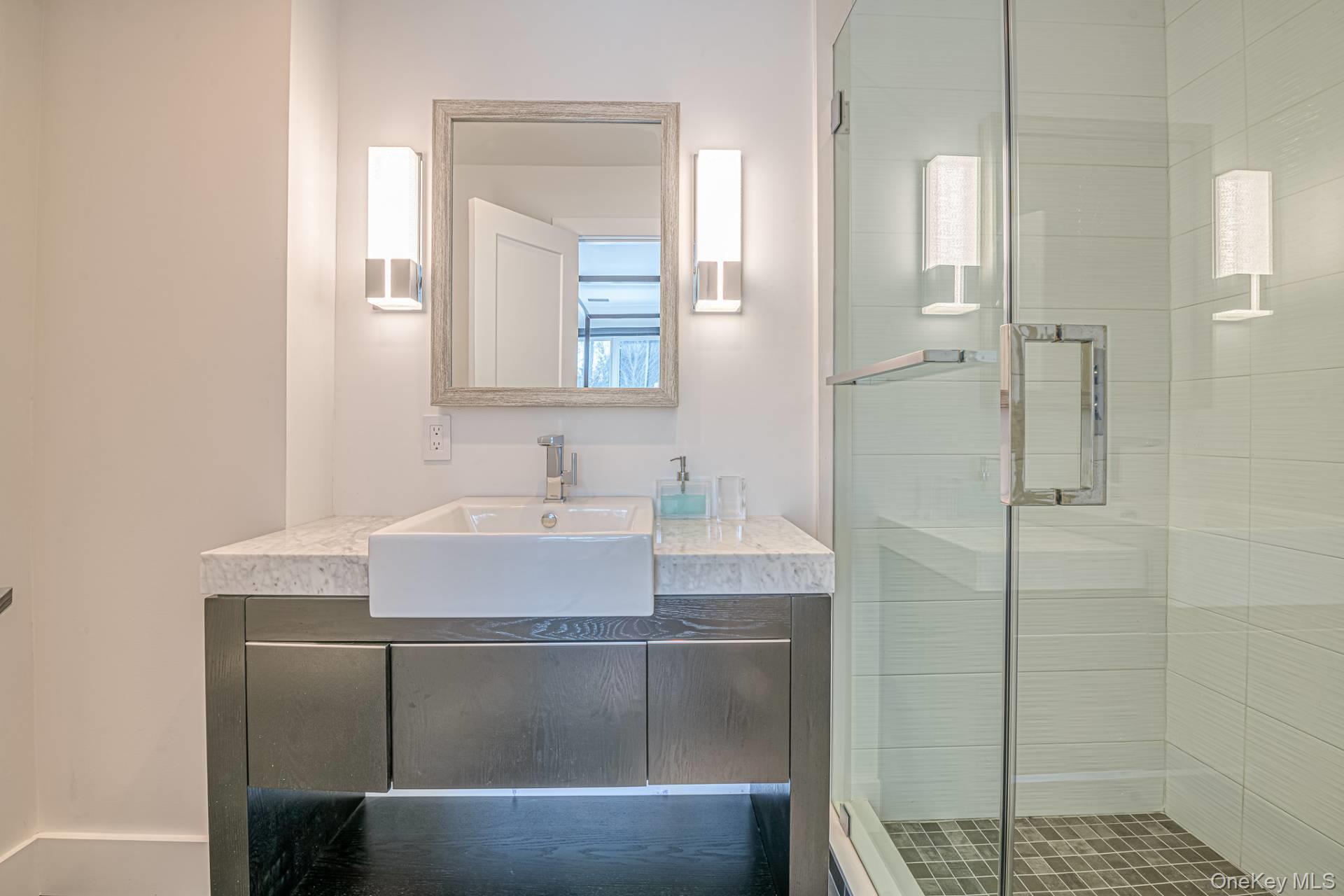 14 Atterbury Road, Southampton, NY 11968