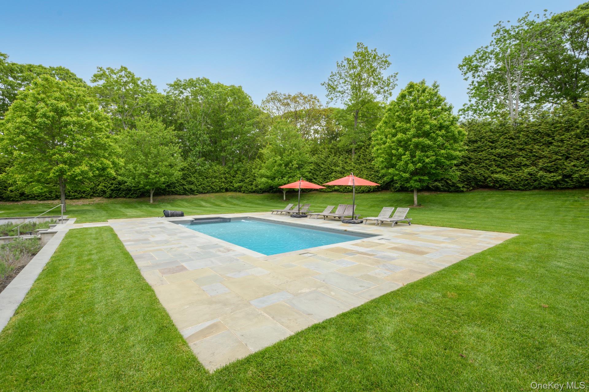 14 Atterbury Road, Southampton, NY 11968