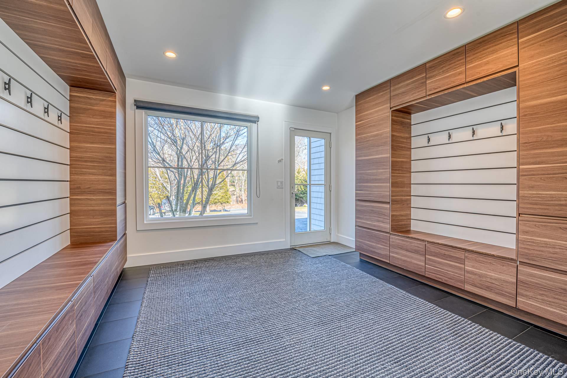 14 Atterbury Road, Southampton, NY 11968