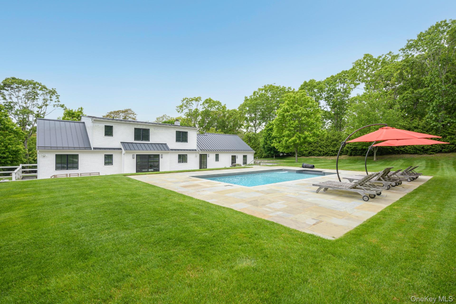 14 Atterbury Road, Southampton, NY 11968