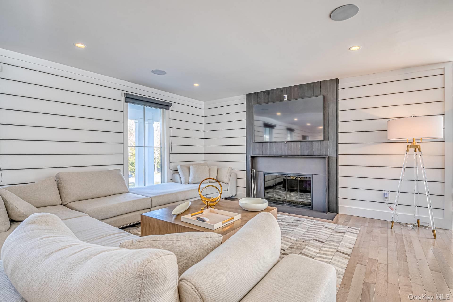 14 Atterbury Road, Southampton, NY 11968