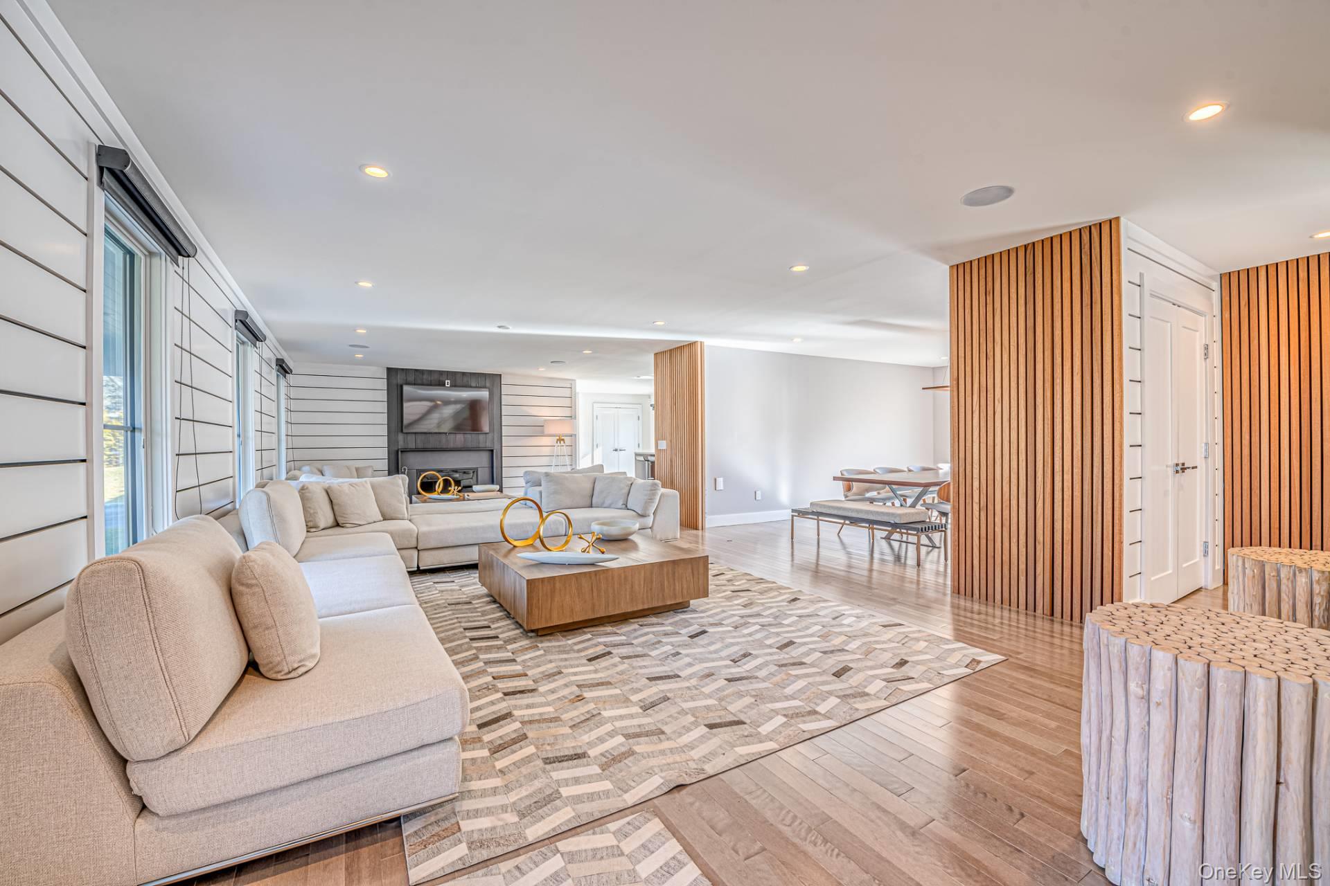 14 Atterbury Road, Southampton, NY 11968