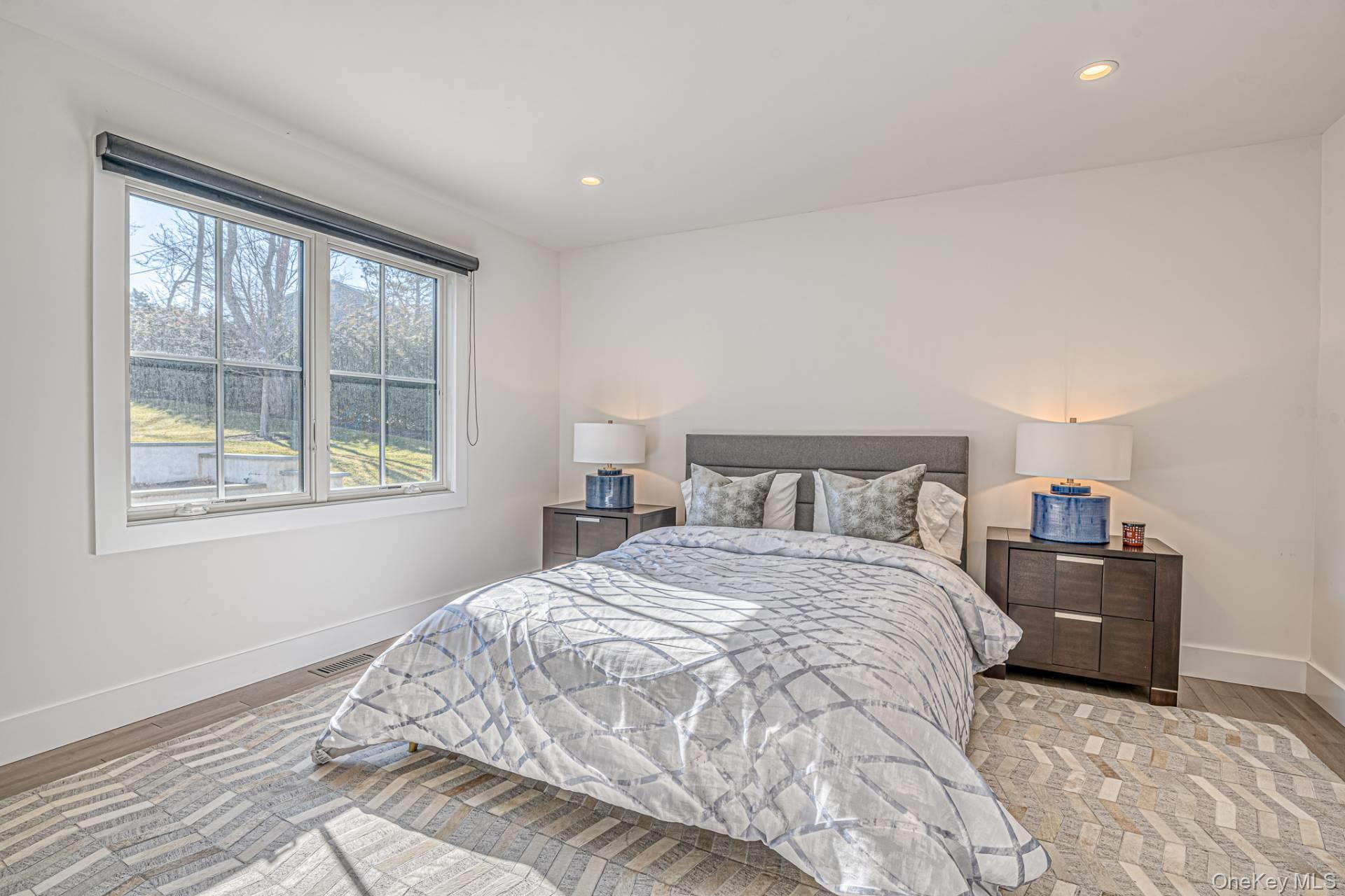 14 Atterbury Road, Southampton, NY 11968