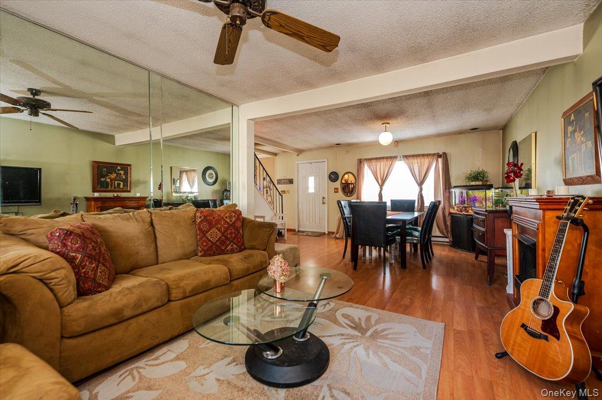 34 Curve Lane, Levittown, NY 11756