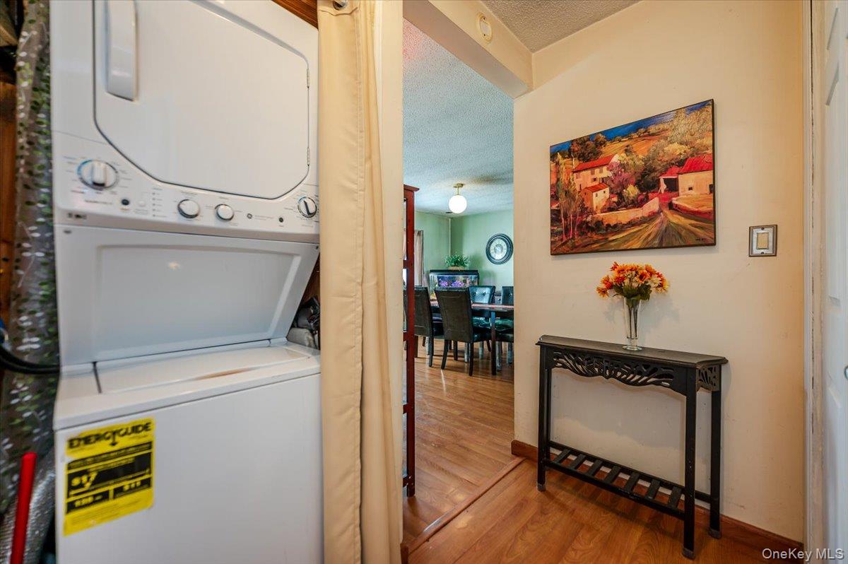 34 Curve Lane, Levittown, NY 11756