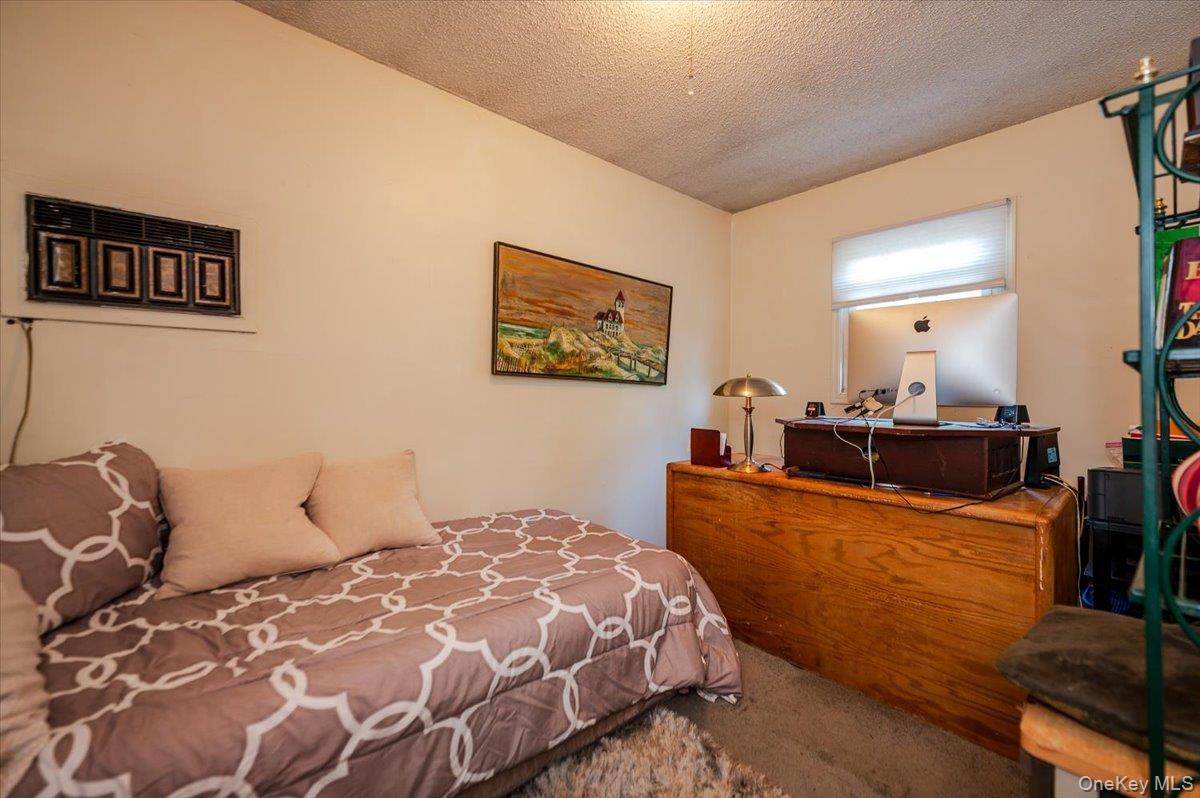 34 Curve Lane, Levittown, NY 11756