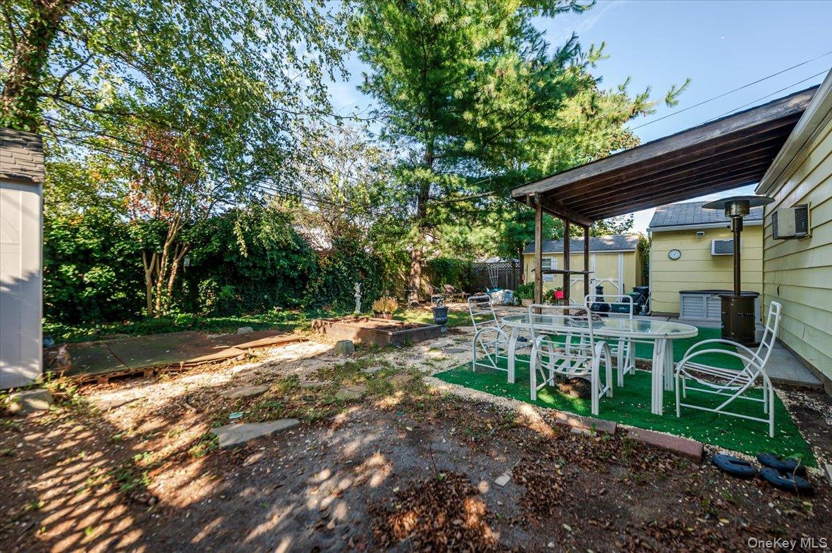 34 Curve Lane, Levittown, NY 11756