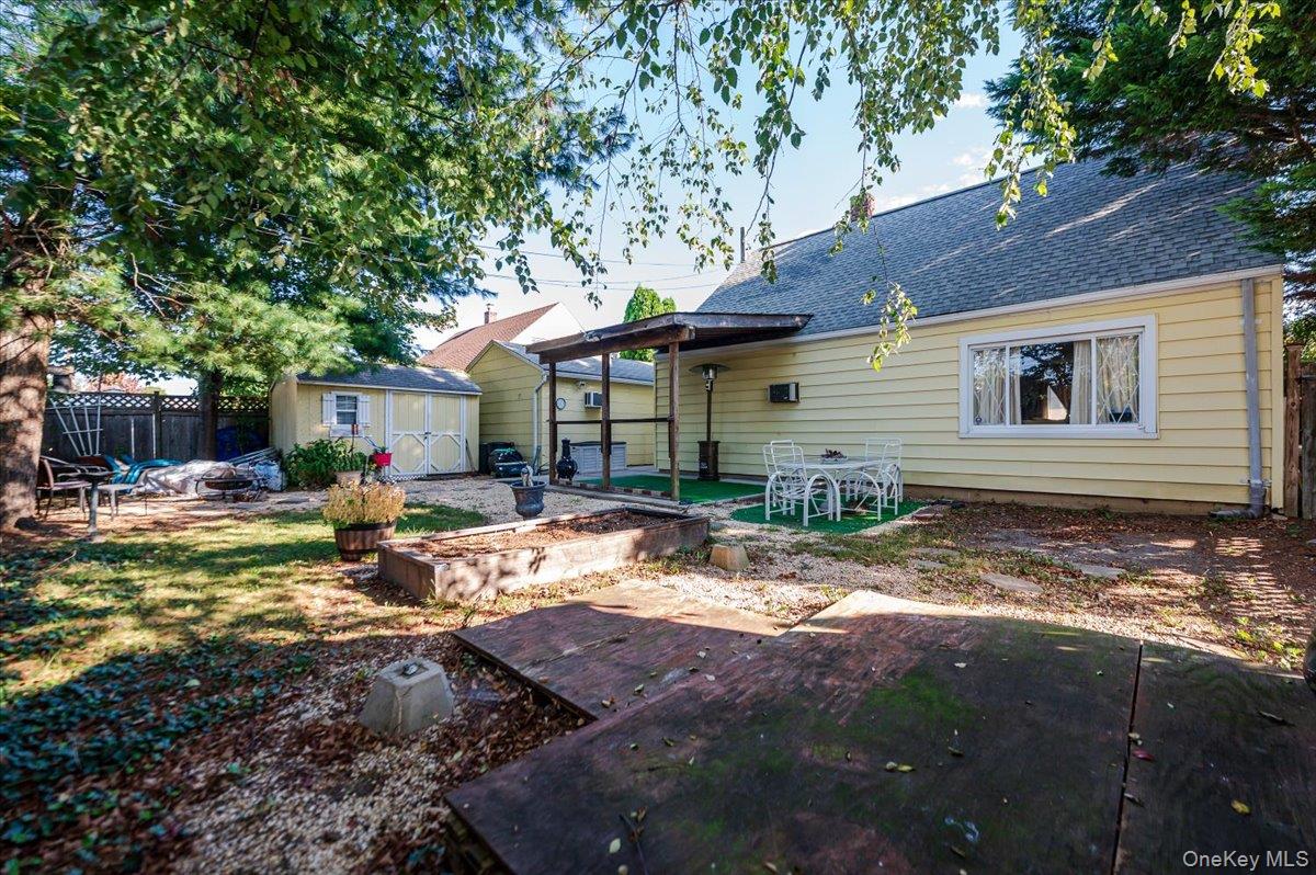 34 Curve Lane, Levittown, NY 11756