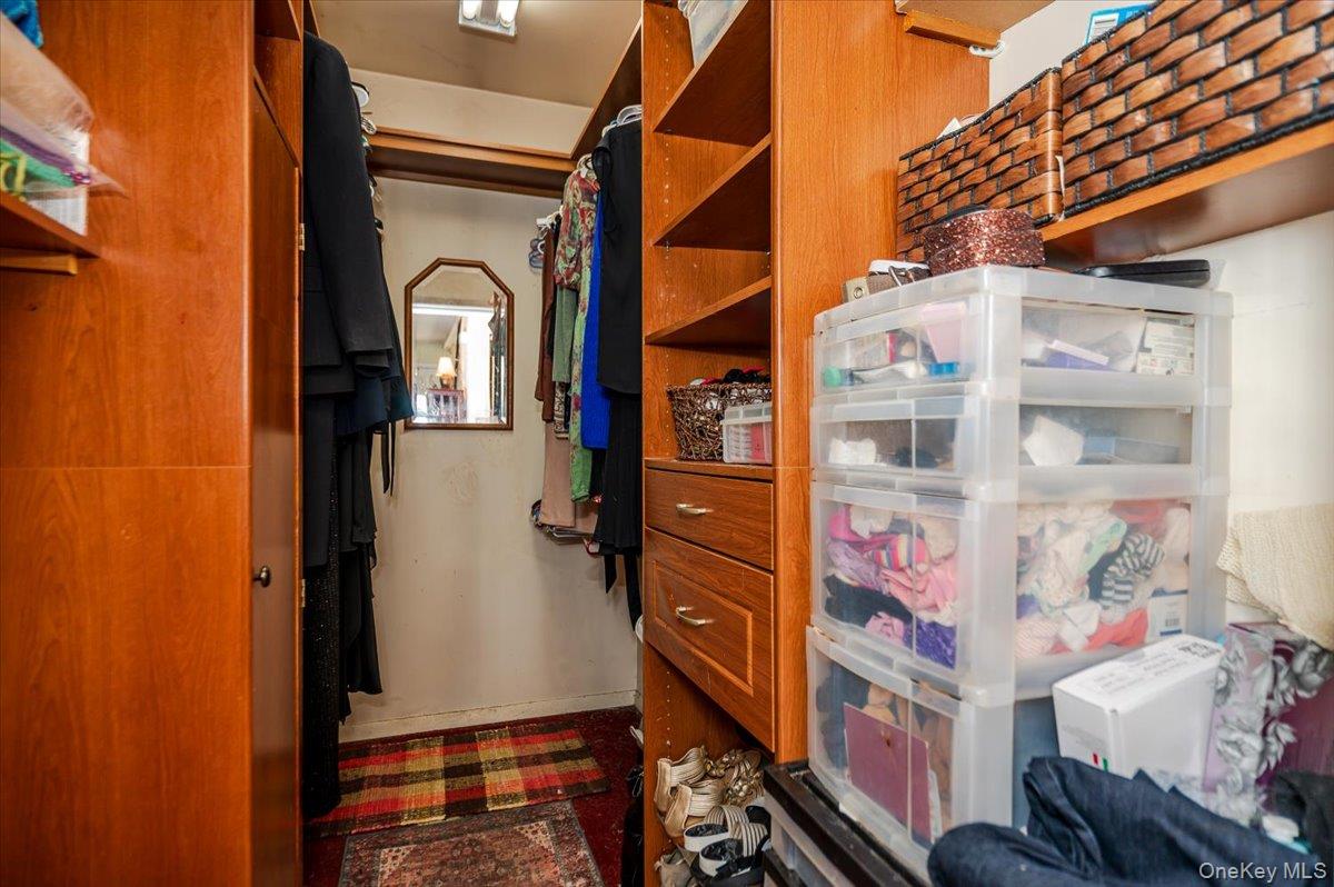 34 Curve Lane, Levittown, NY 11756