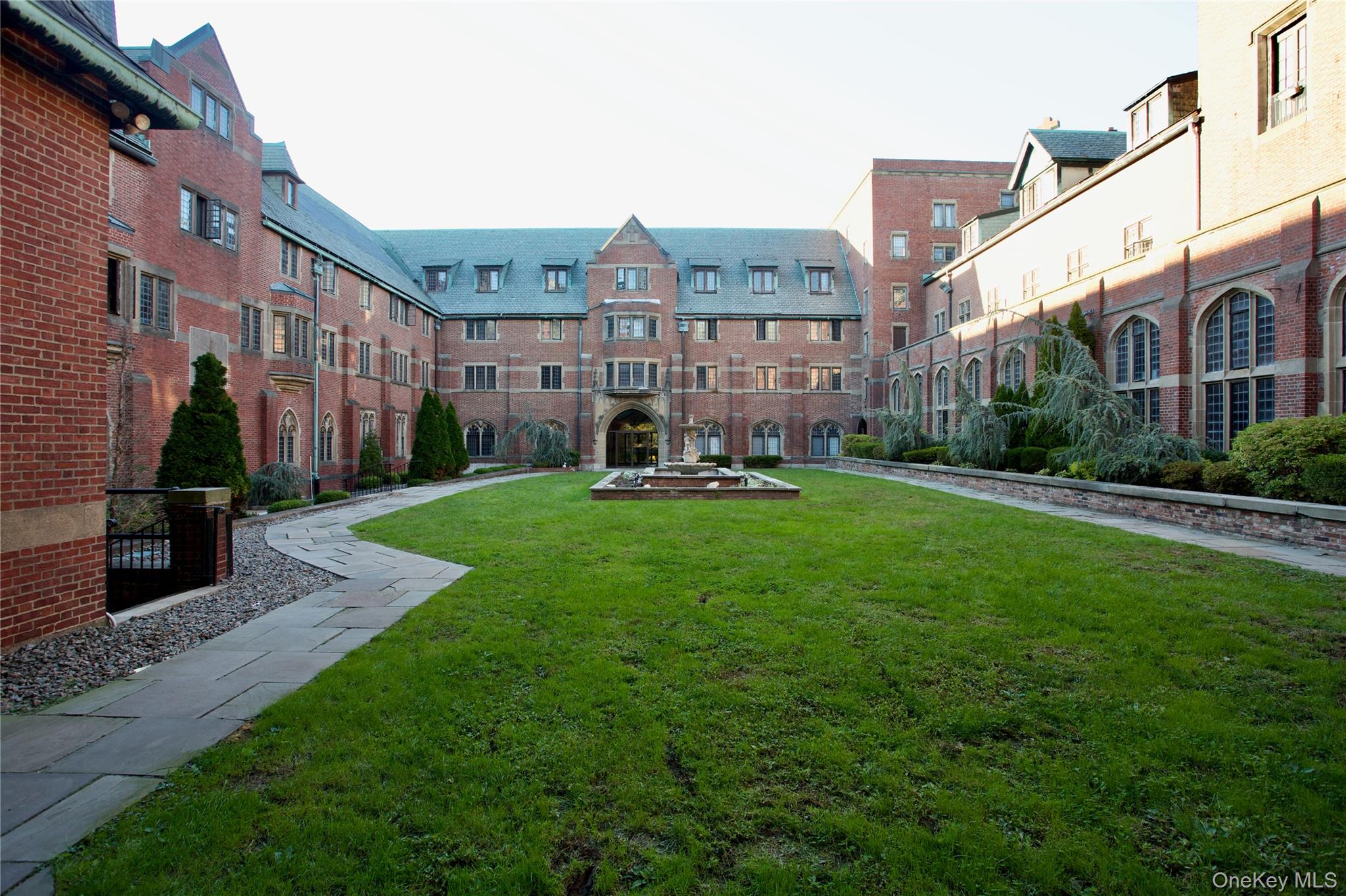 206 Chateau Rive # 206, Peekskill, NY 10566